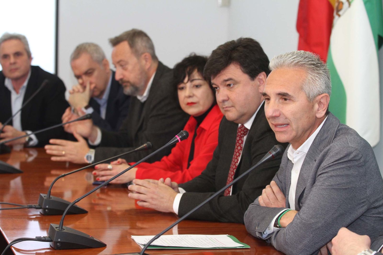 El consejero de Cultura, Miguel Ángel Vázquez, presenta el proyecto de rehabilitación del Banco de España como sede del Museo Arqueológico de Huelva.