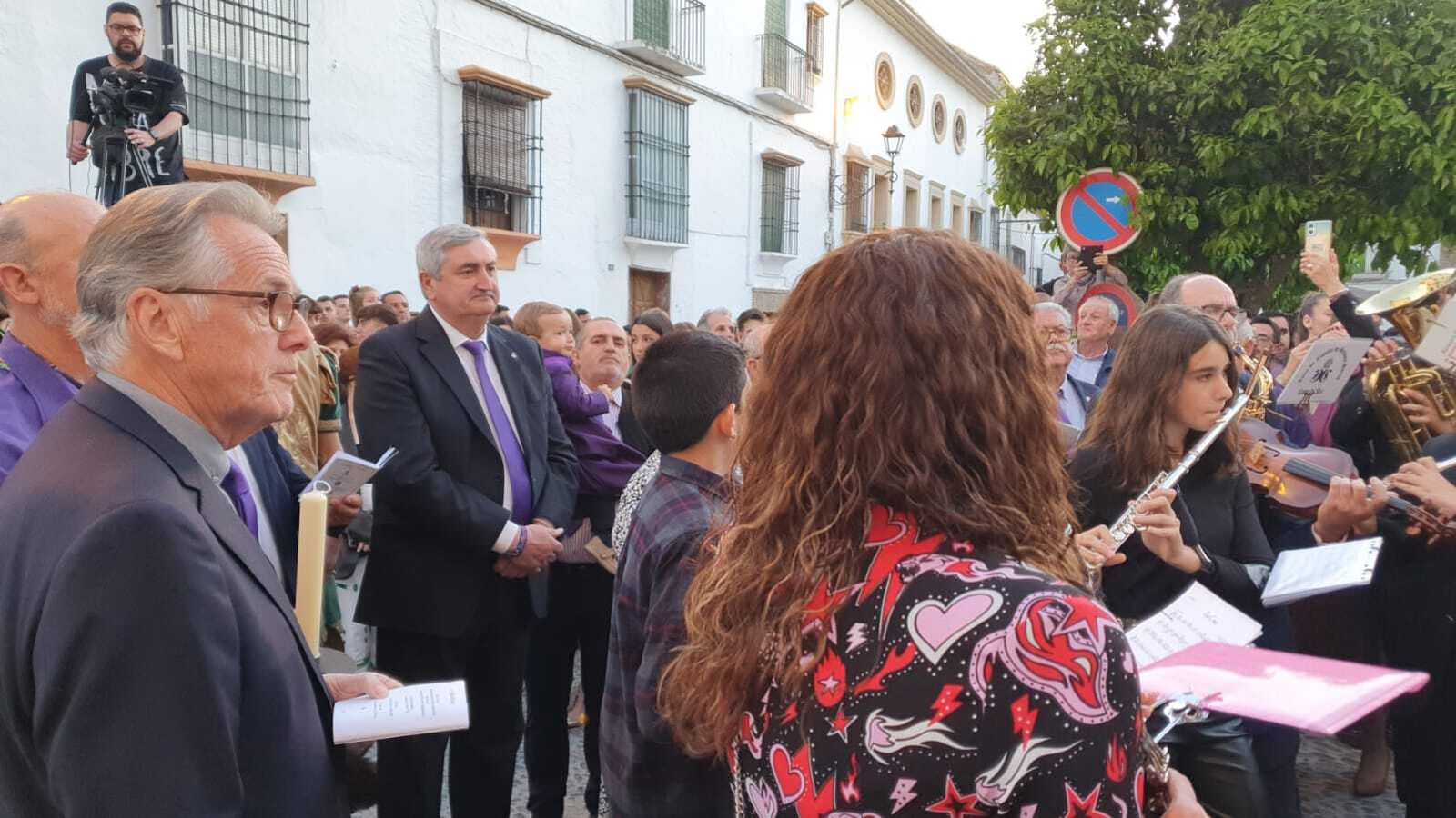 Jueves Santo en Castro del Río: La procesión de la Santa Vera Cruz, en imágenes