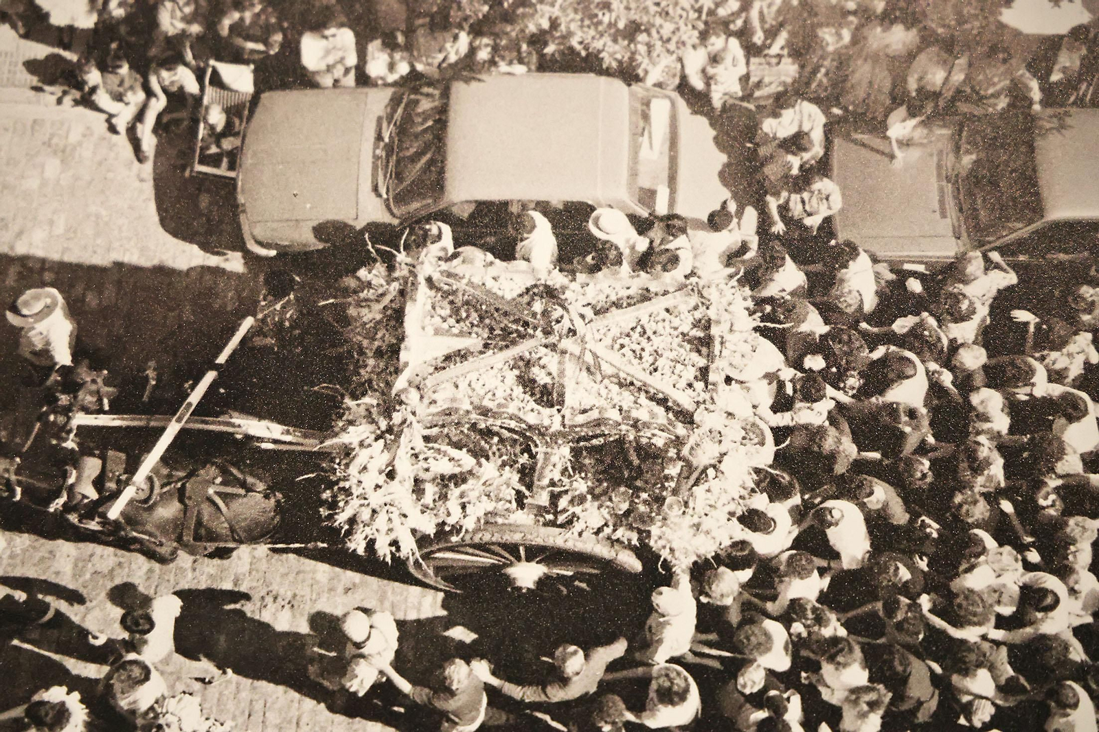 Inauguración la exposición 'Noventa Veces Huelva', una selección de fotografías de fotoperiodista Miguel Vázquez