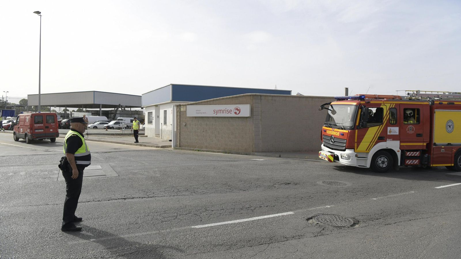 Imagen de archivo de un simulacro de emergencia realizado en la fabrica de perfumes de Armilla en 2022