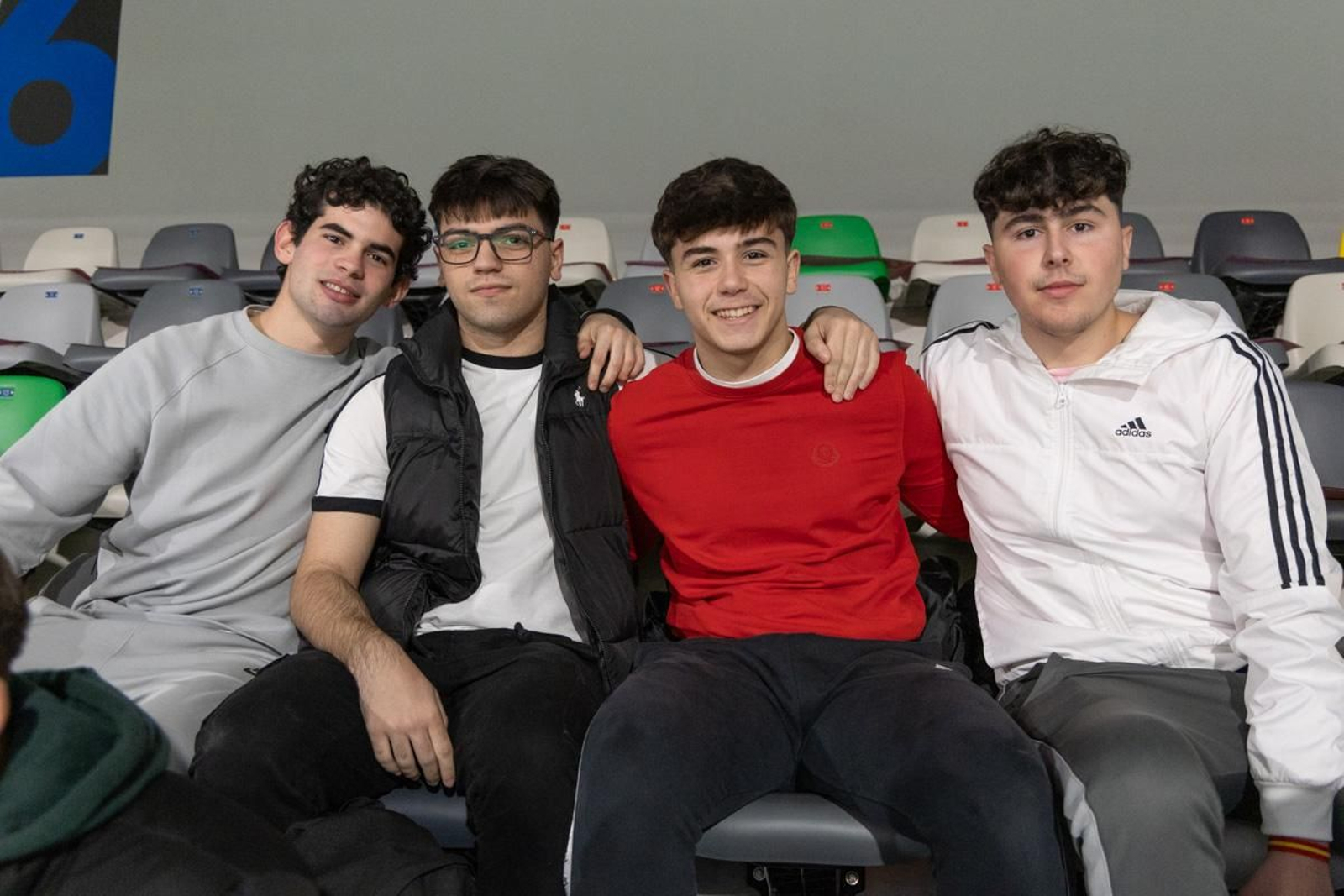 La fiesta amarilla en la goleada del Jaén FS al Barça, en imágenes