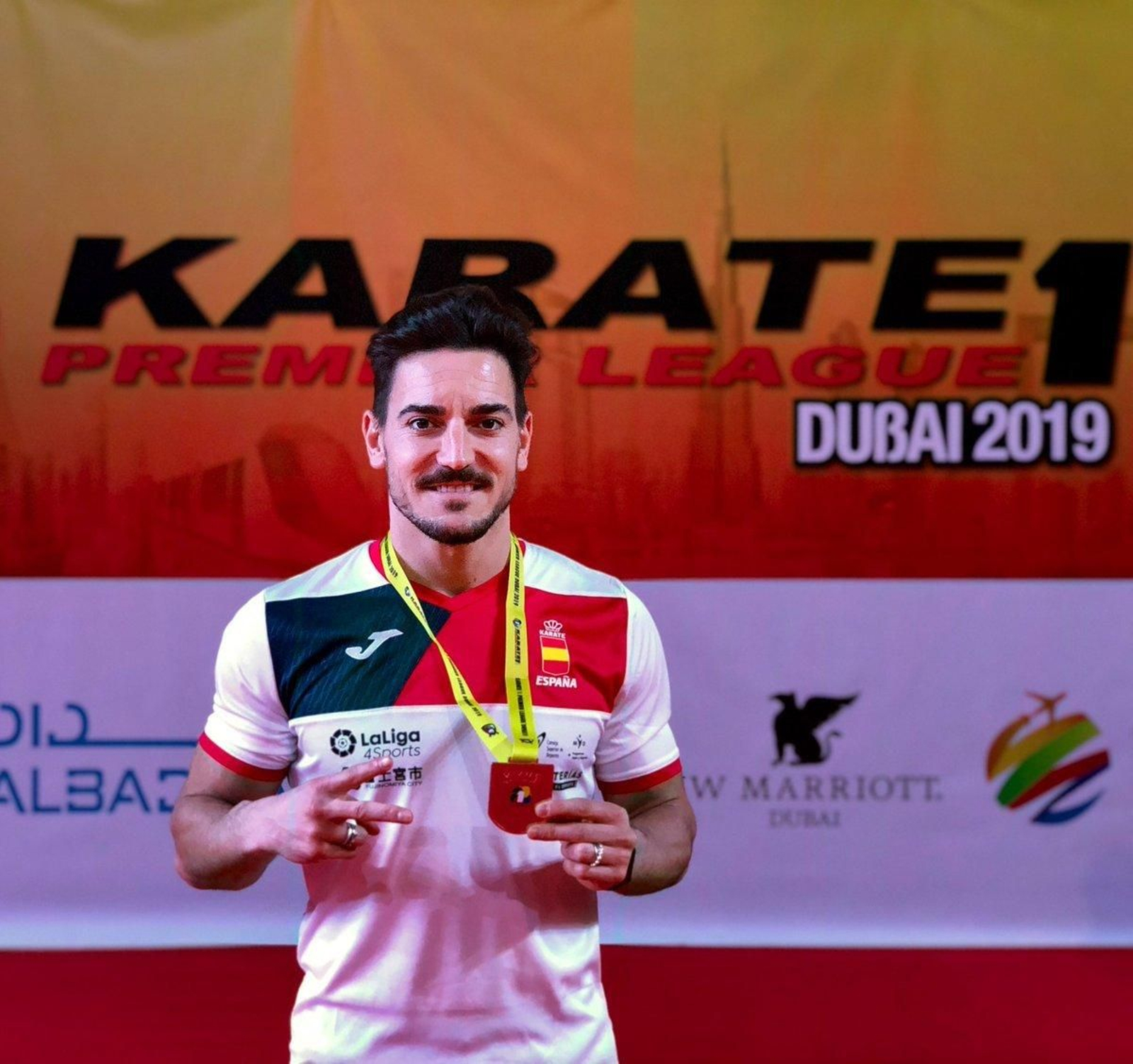 Damián Quintero, con la medalla de plata.