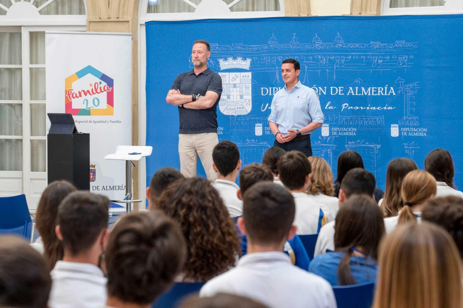 Momento de la charla de Pedro García Aguado.