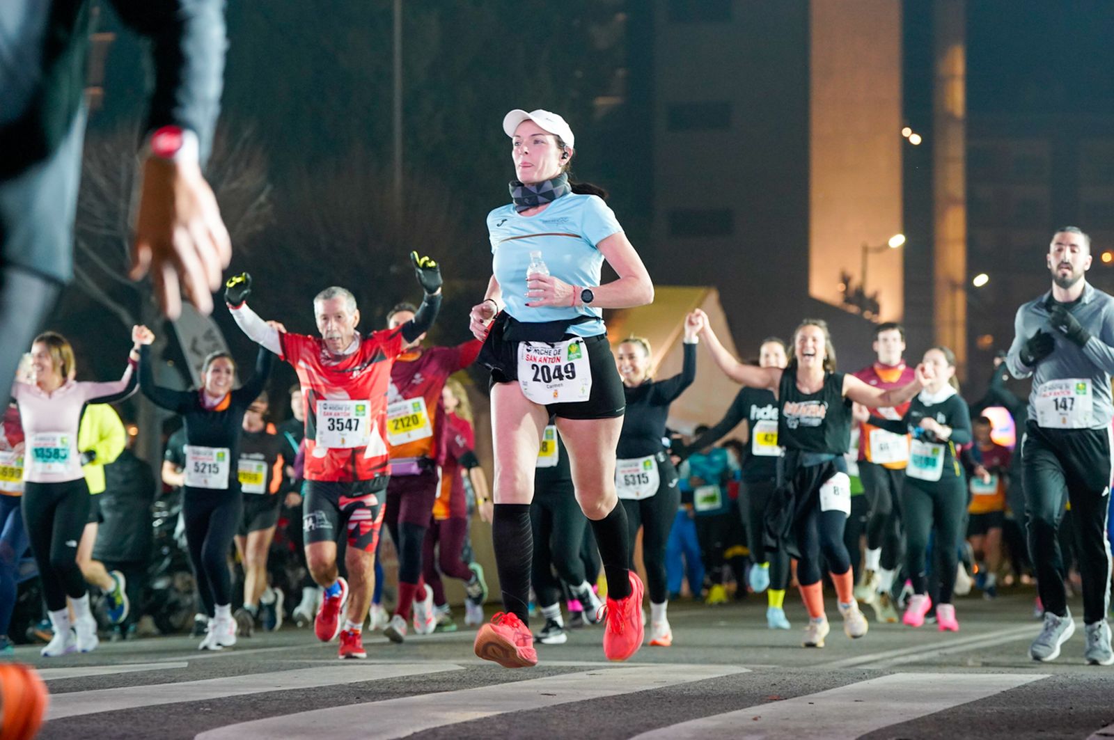 En imágenes: búscate en tu llegada a meta de la Carrera de San Antón 2026 (16)