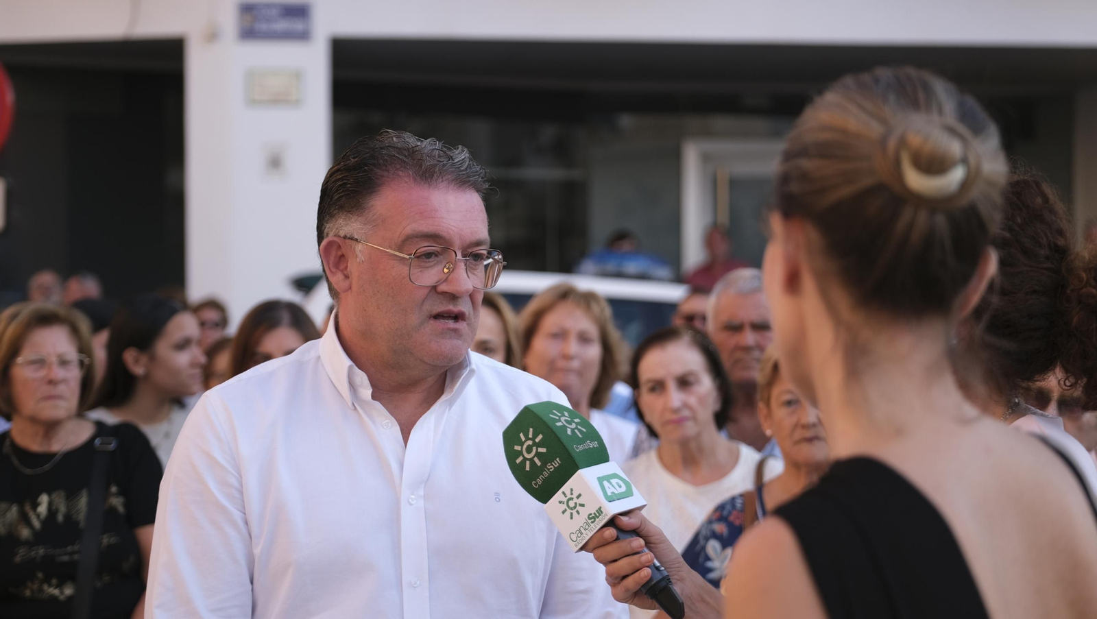 Las fotos de la masiva concentración por el asesinato de Antonio Campos en Berja