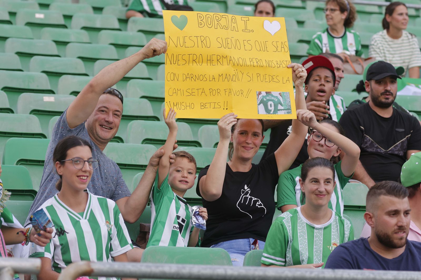 Búscate en las gradas del Villamarín