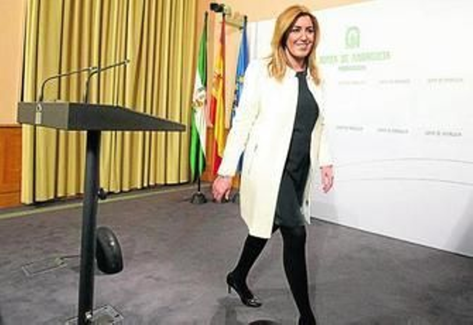 La presidenta andaluza, Susana Díaz, tras la rueda de prensa de ayer en San Telmo.