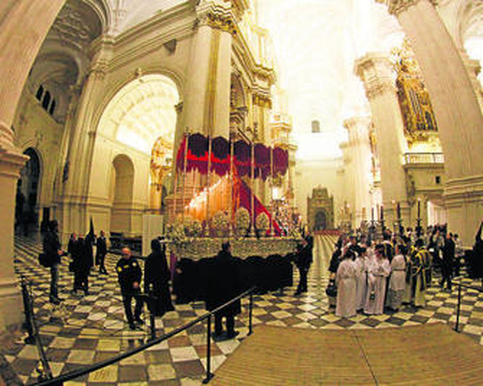 La Lanzada regresa mañana a su templo tras quedarse el martes en Catedral