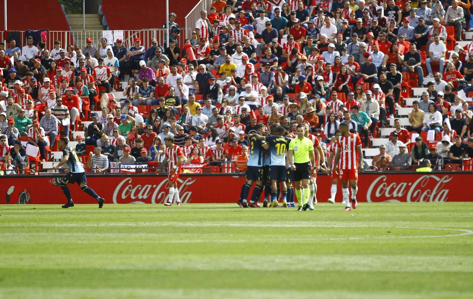 Imágenes del partido de la Liga Santander U.D. Almería-Cádiz C.F.