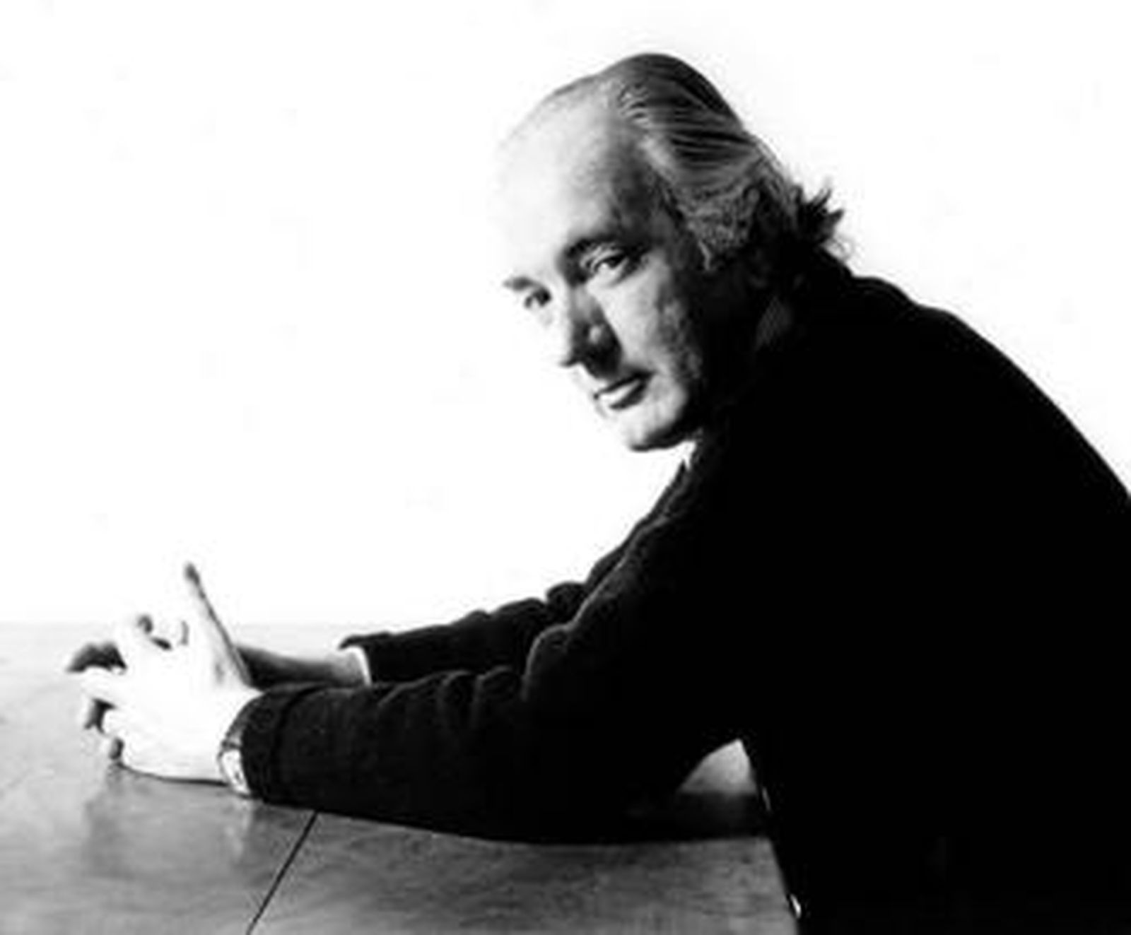 El novelista y dramaturgo austriaco Thomas Bernhard apuesta aquí por una mirada más humorística.