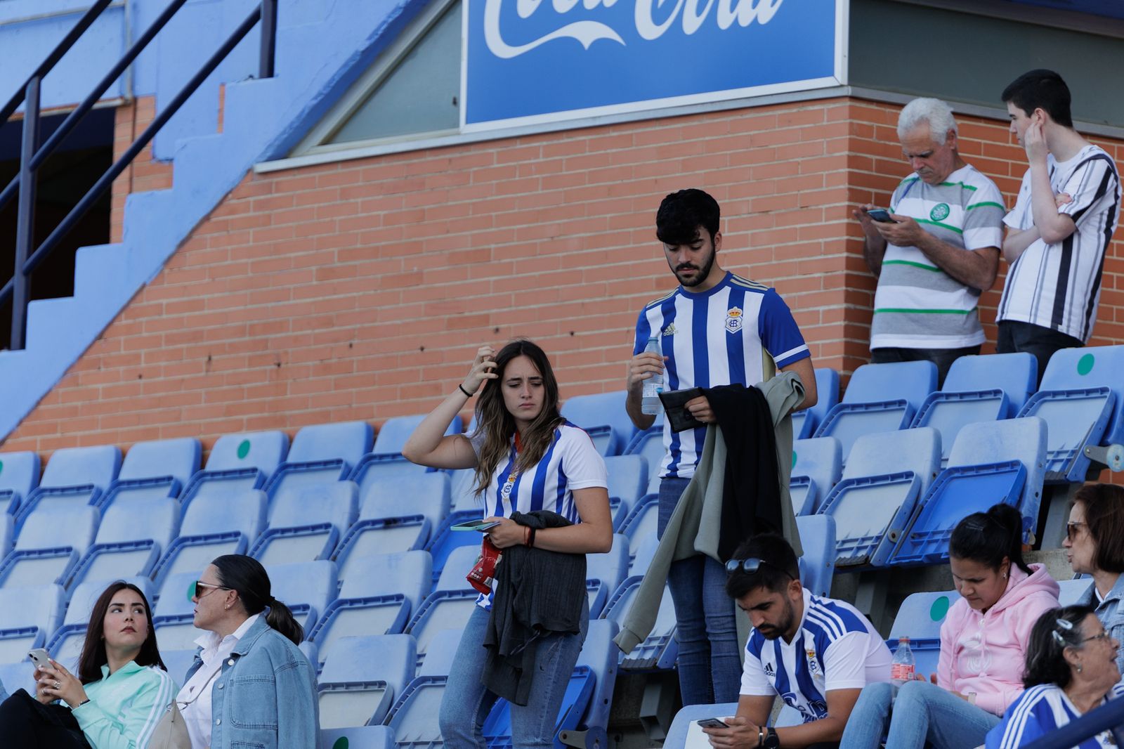 Las mejores imágenes de la afición del Recre en el partido contra la Segoviana