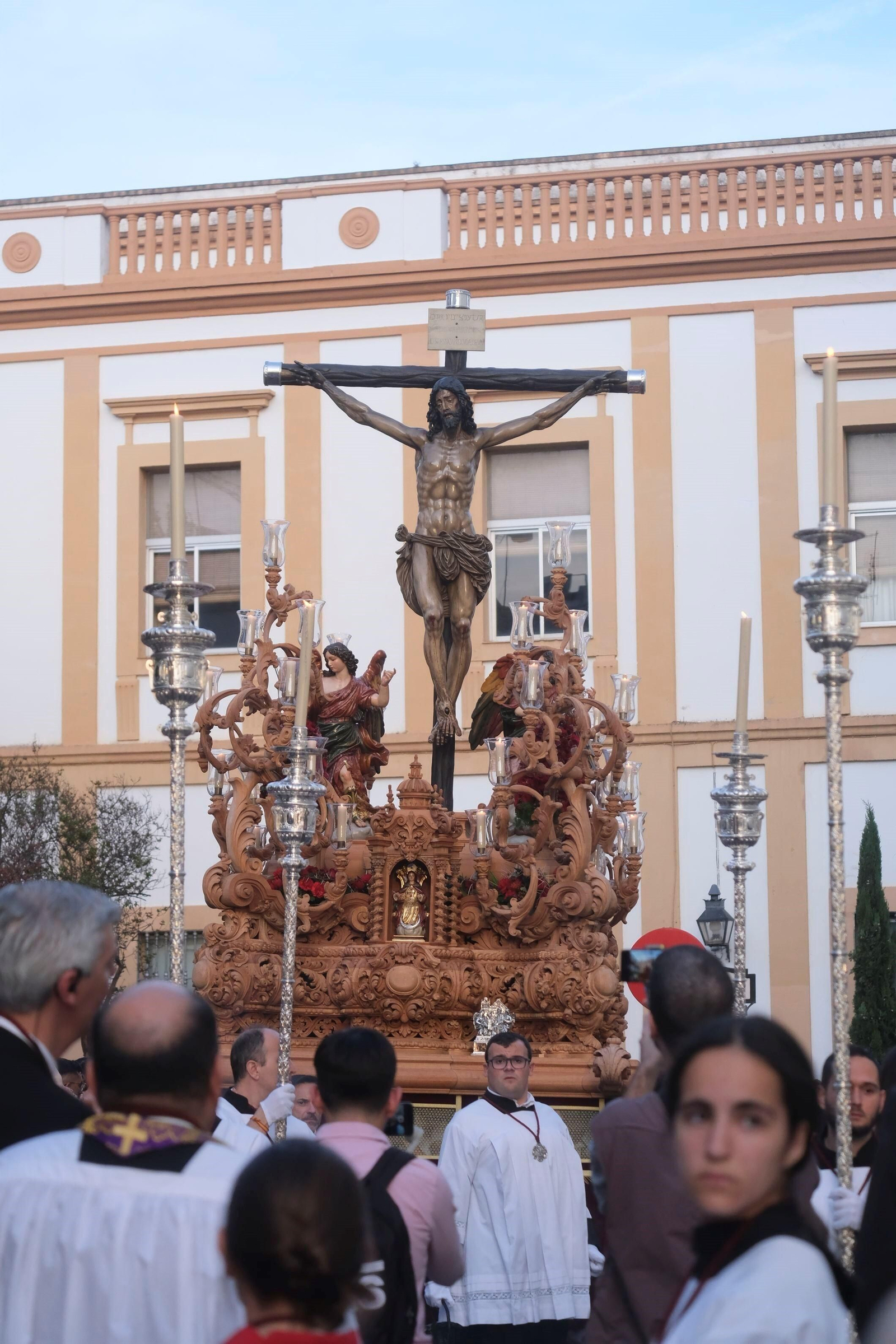 El vía crucis del Cristo de la Providencia de Córdoba, en imágenes