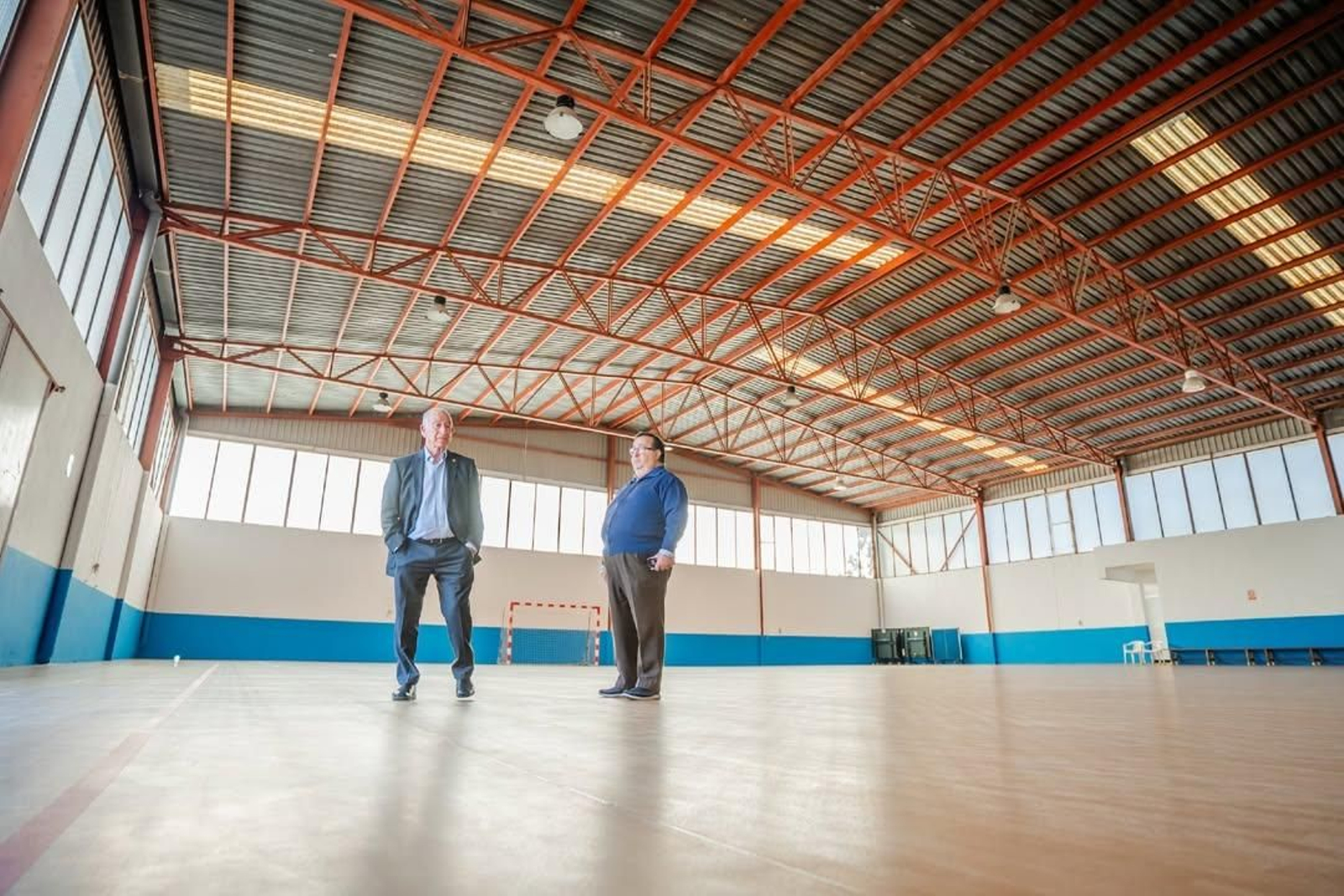 Gabriel Amat visita la nueva superficie del Pabellón La Gloria.