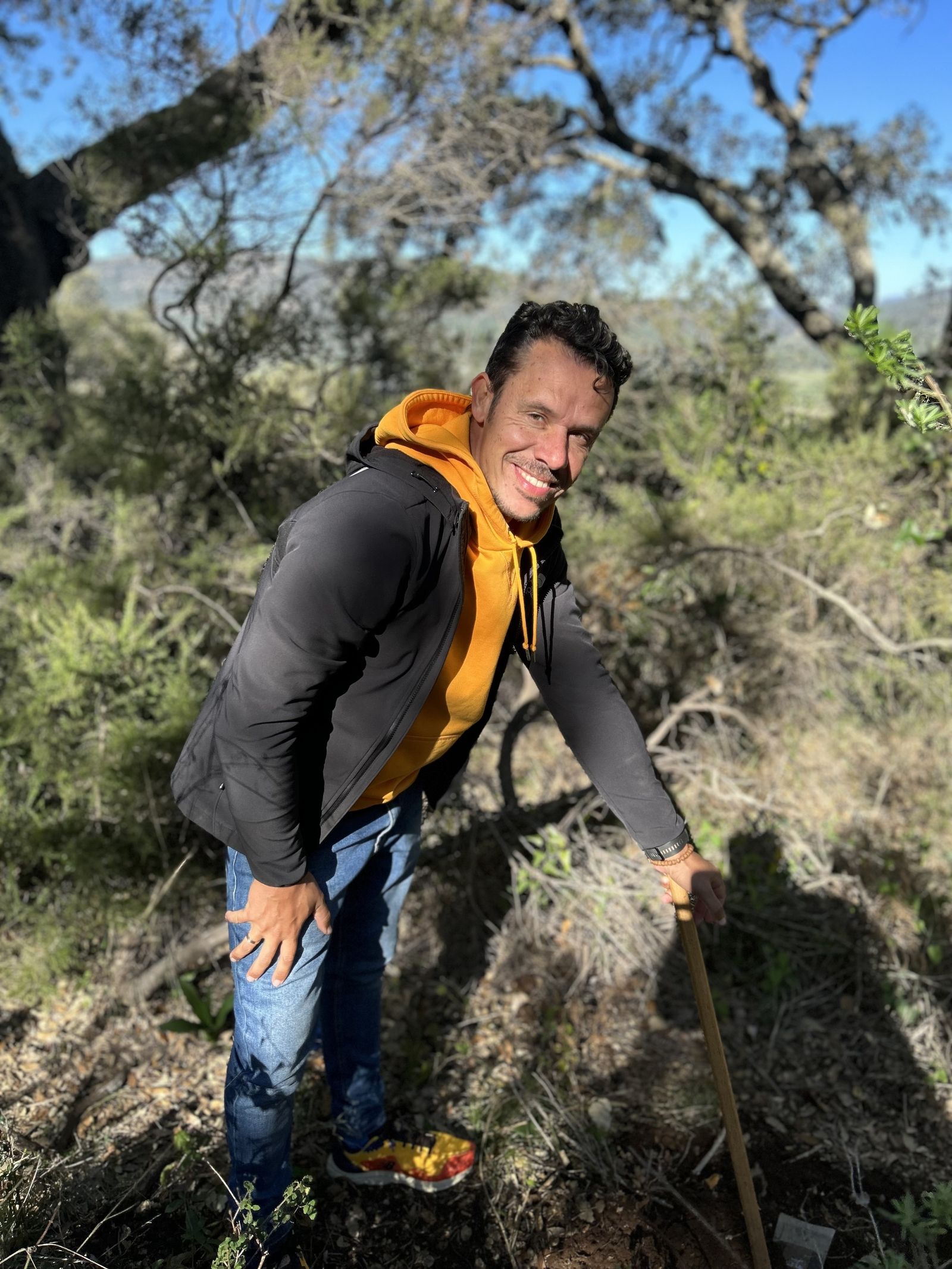 Jornada de reforestación en El Palancar por trabajadores de Acerinox, en imágenes