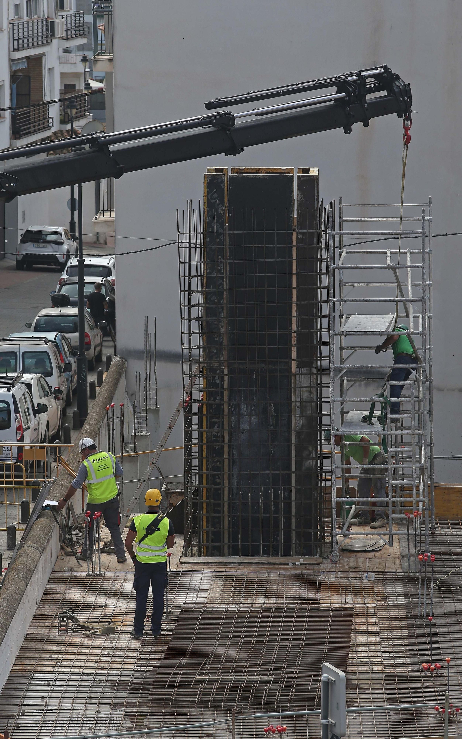 Fotos de las obras en el centro de interpretación 'Paco de Lucía' y en la fábrica de salazón de Algeciras