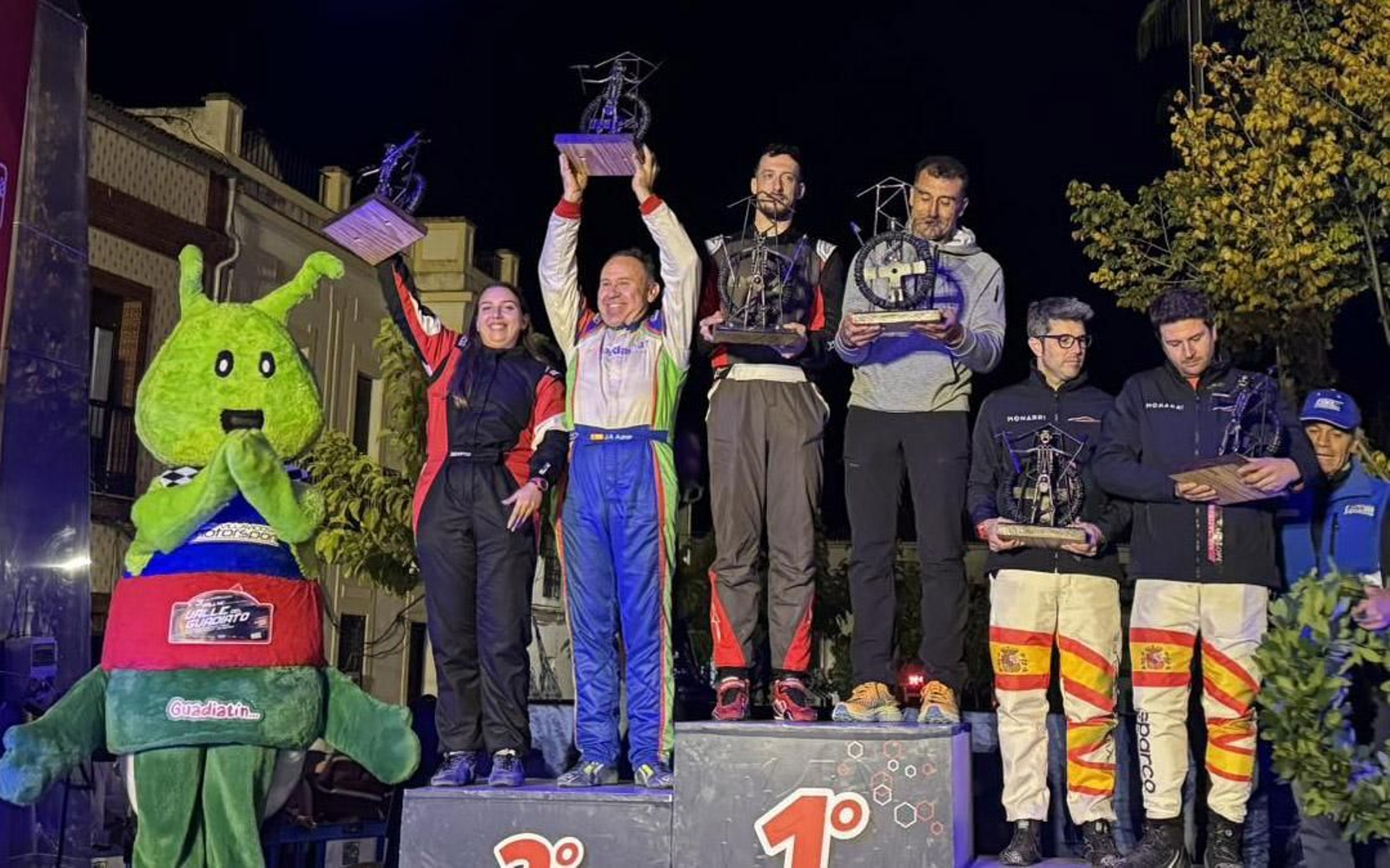 Podio del Rallye Valle del Guadiato con el piloto almeriense José Antonio Aznar subido al segundo cajón.