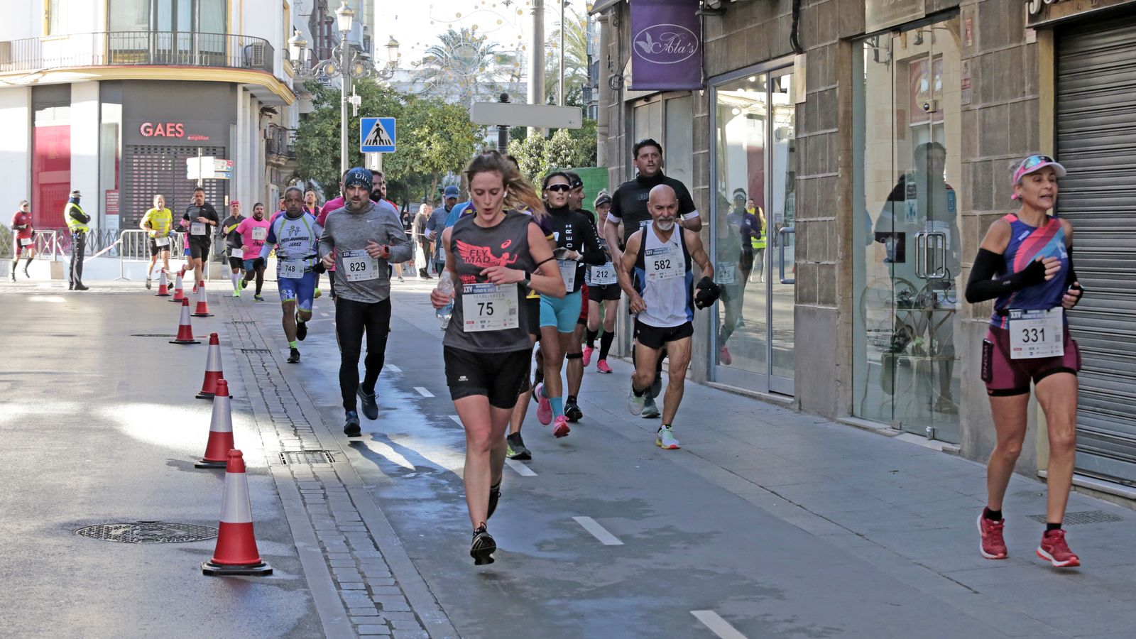 Imágenes de la XXV Media Maratón 'Ciudad de Jerez'