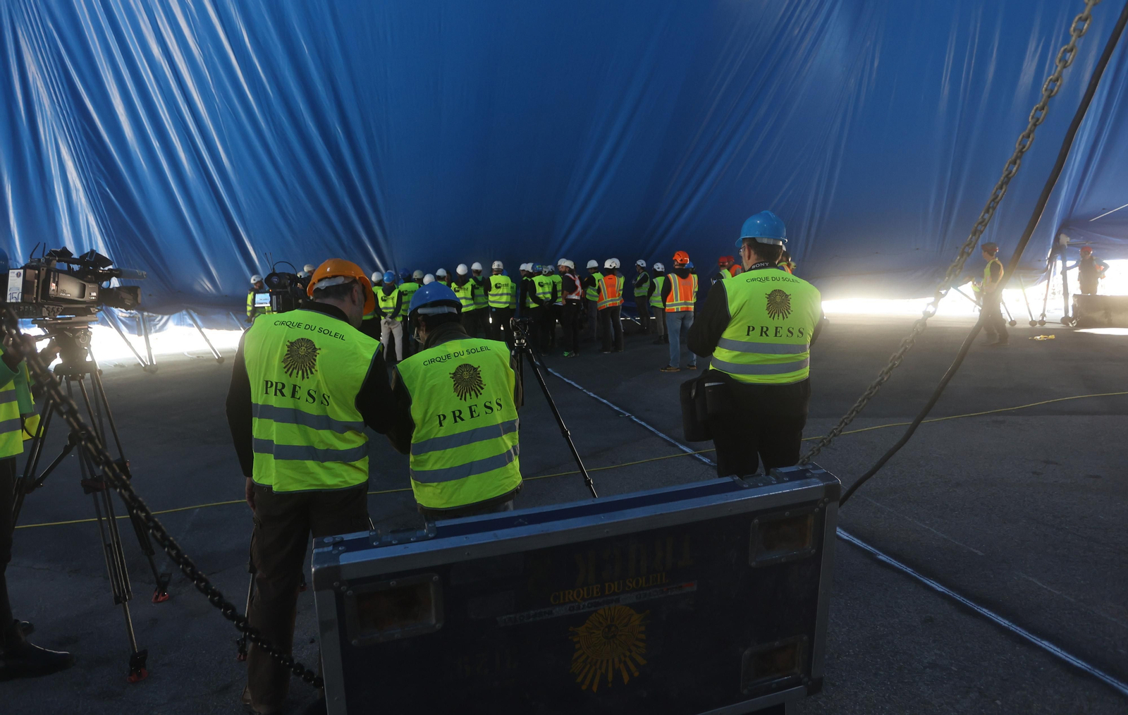 Subida de la carpa del Circo del Sol