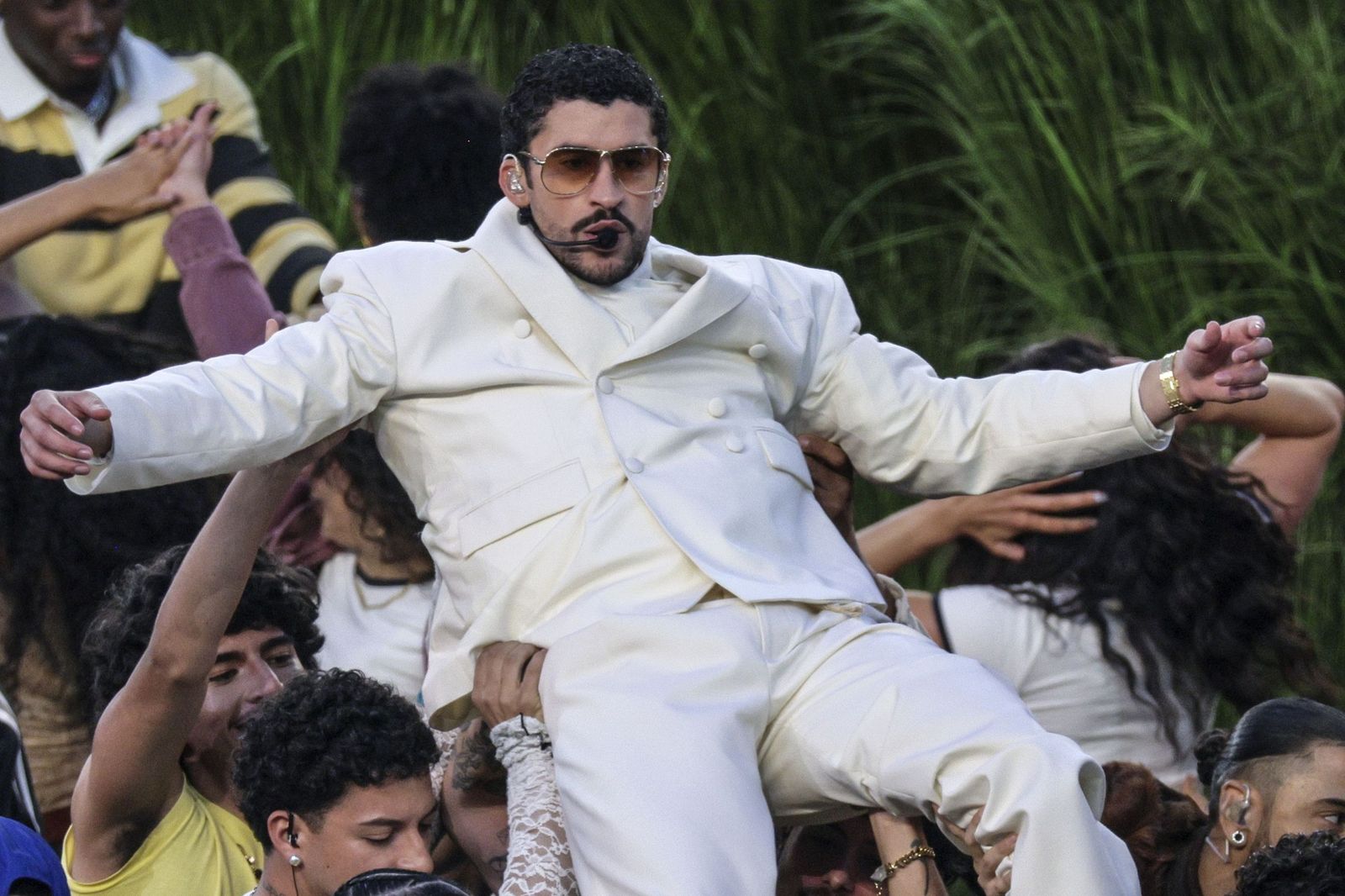 Las mejores fotos de la Super Bowl con la actuación de Bad Bunny