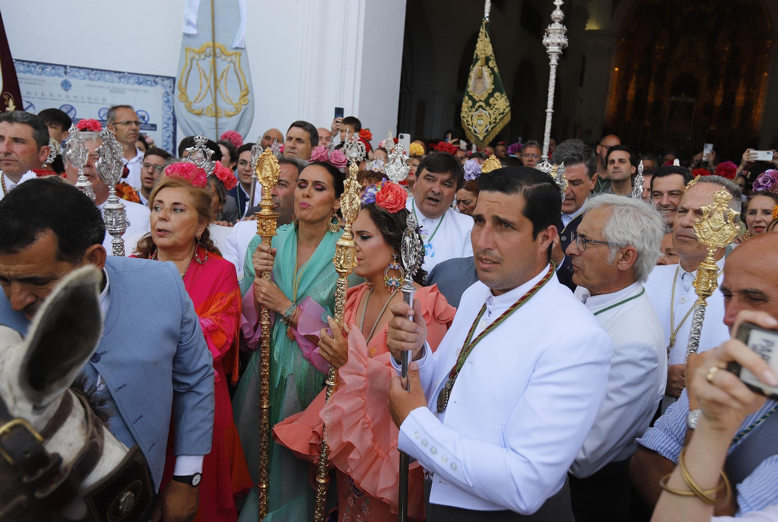 Presentación de la Hermandad de Huelva ante la Blanca Paloma