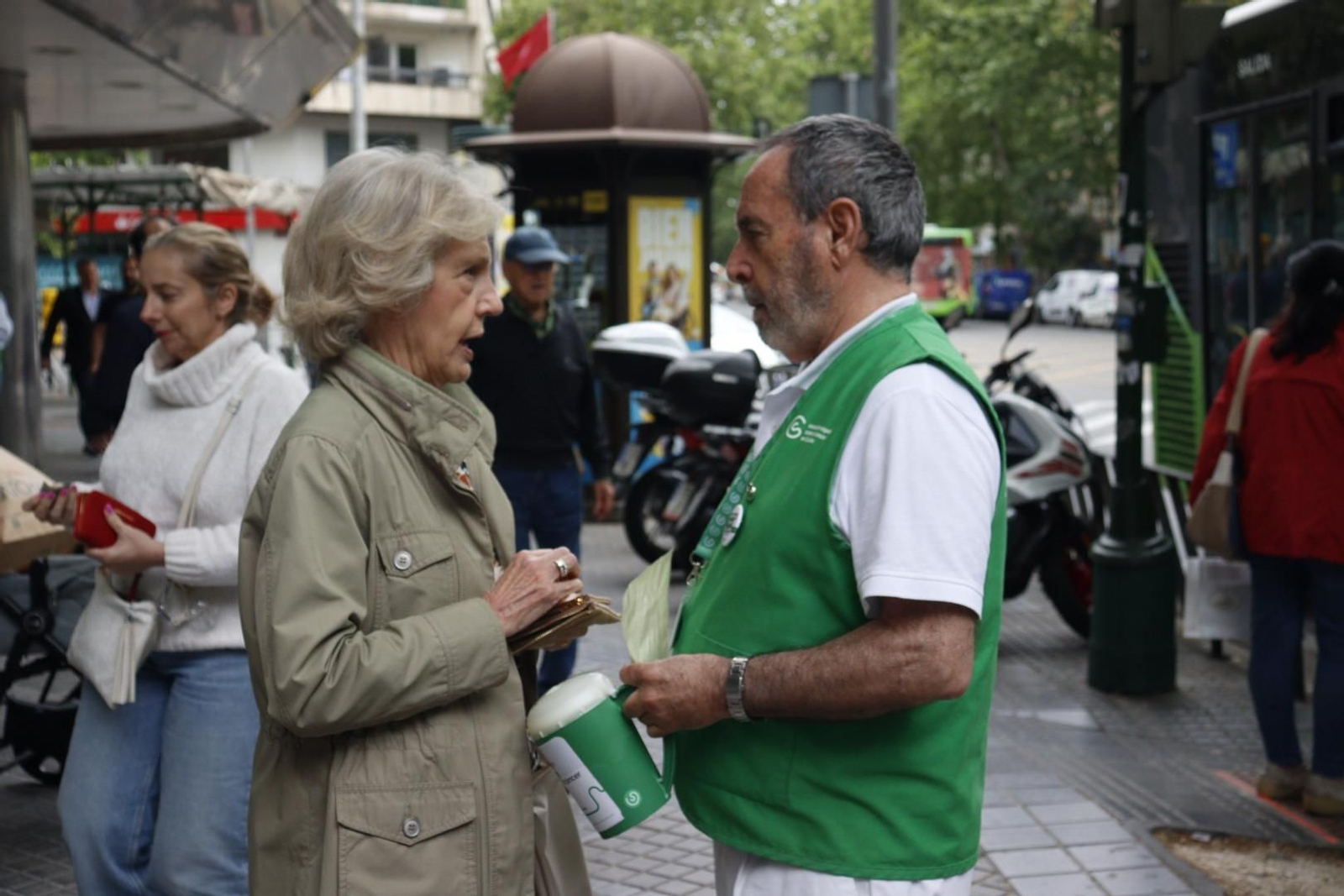 La cuestación de la Asociación Española contra el Cáncer (AECC), en imágenes