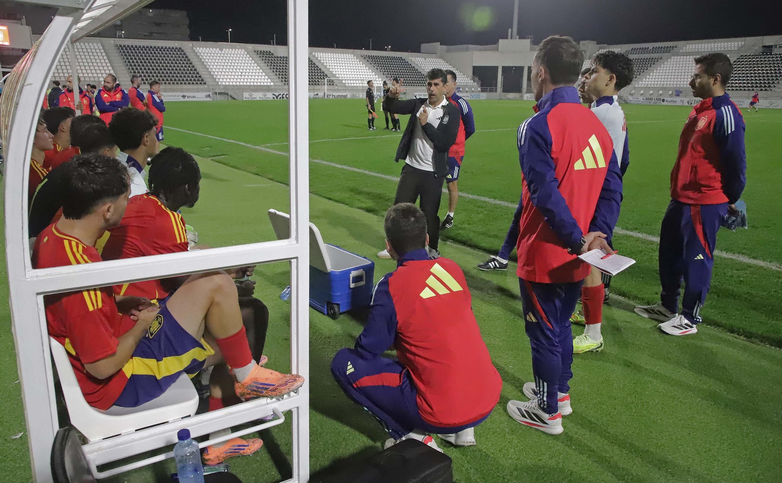 Fotos del partido de entrenamiento entre las selecciones nacionales sub-19 y sub-18 de España en La Línea