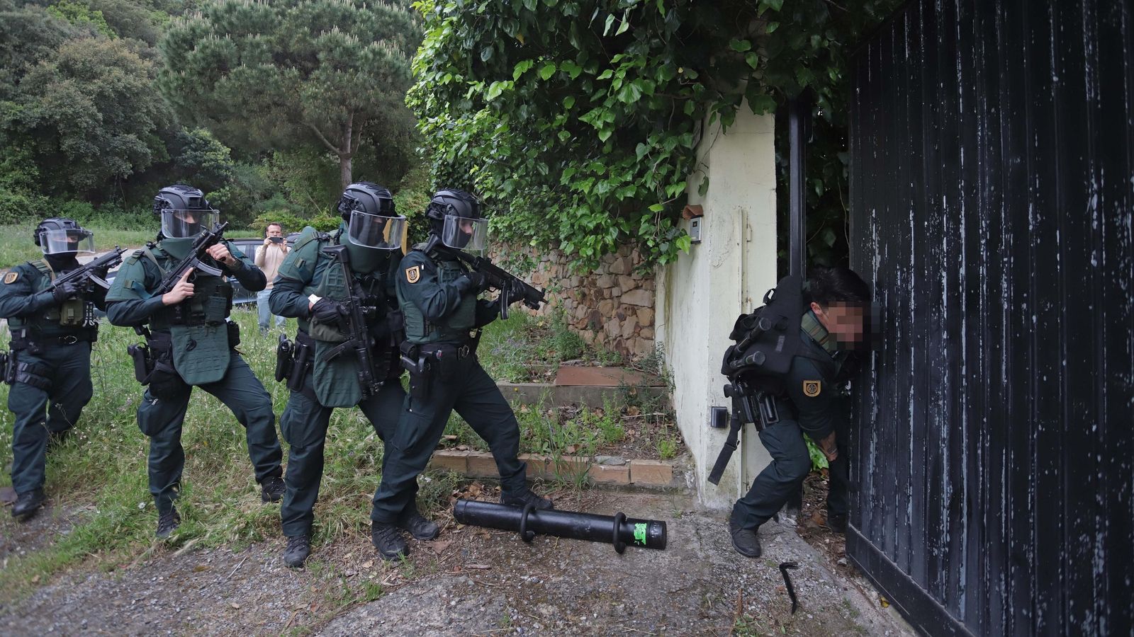 Una operación contra el tráfico de hachís en el Campo de Gibraltar. Una operación contra el tráfico de hachís en el Campo de Gibraltar.