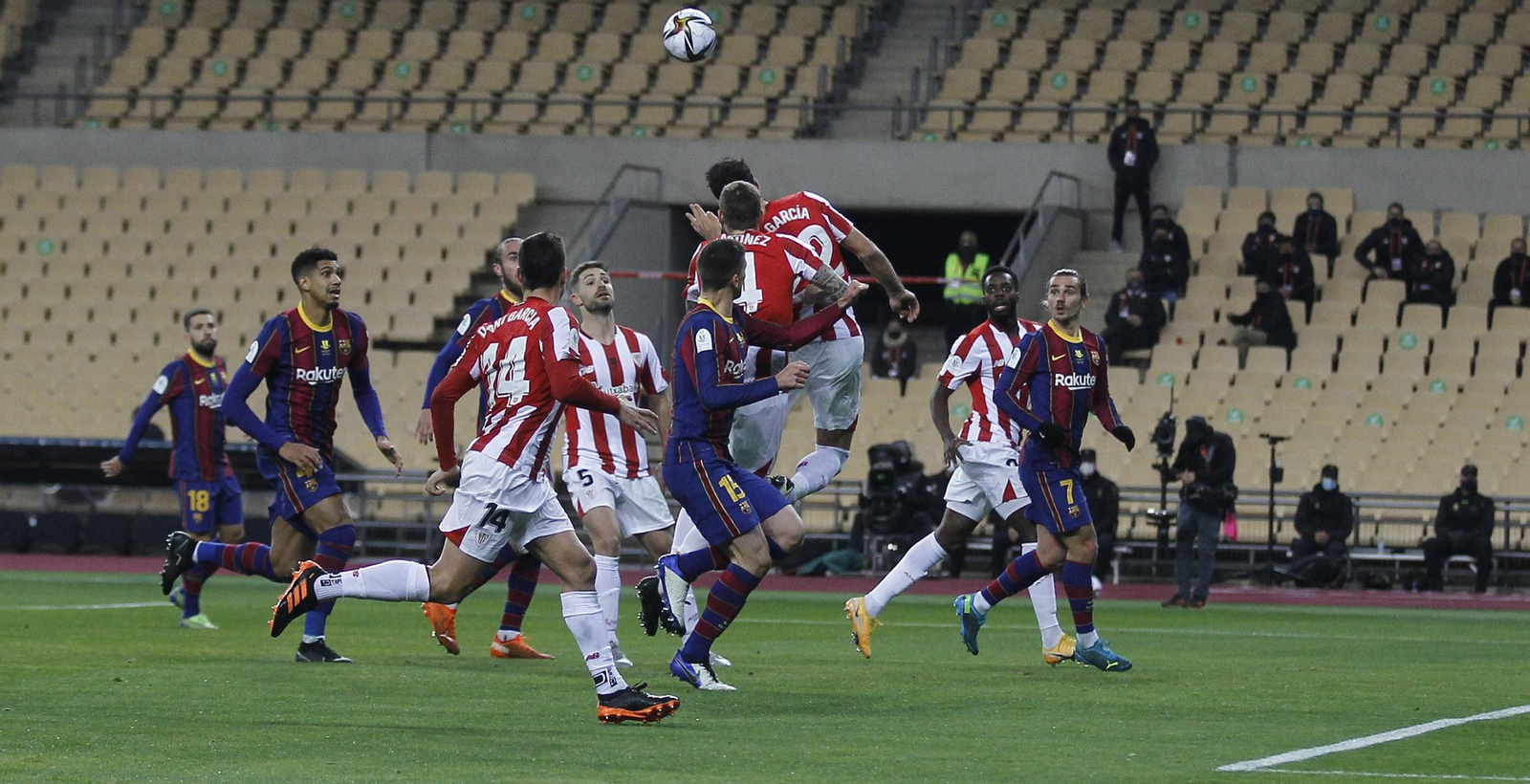 Las imágenes de la final de la Supercopa en Sevilla