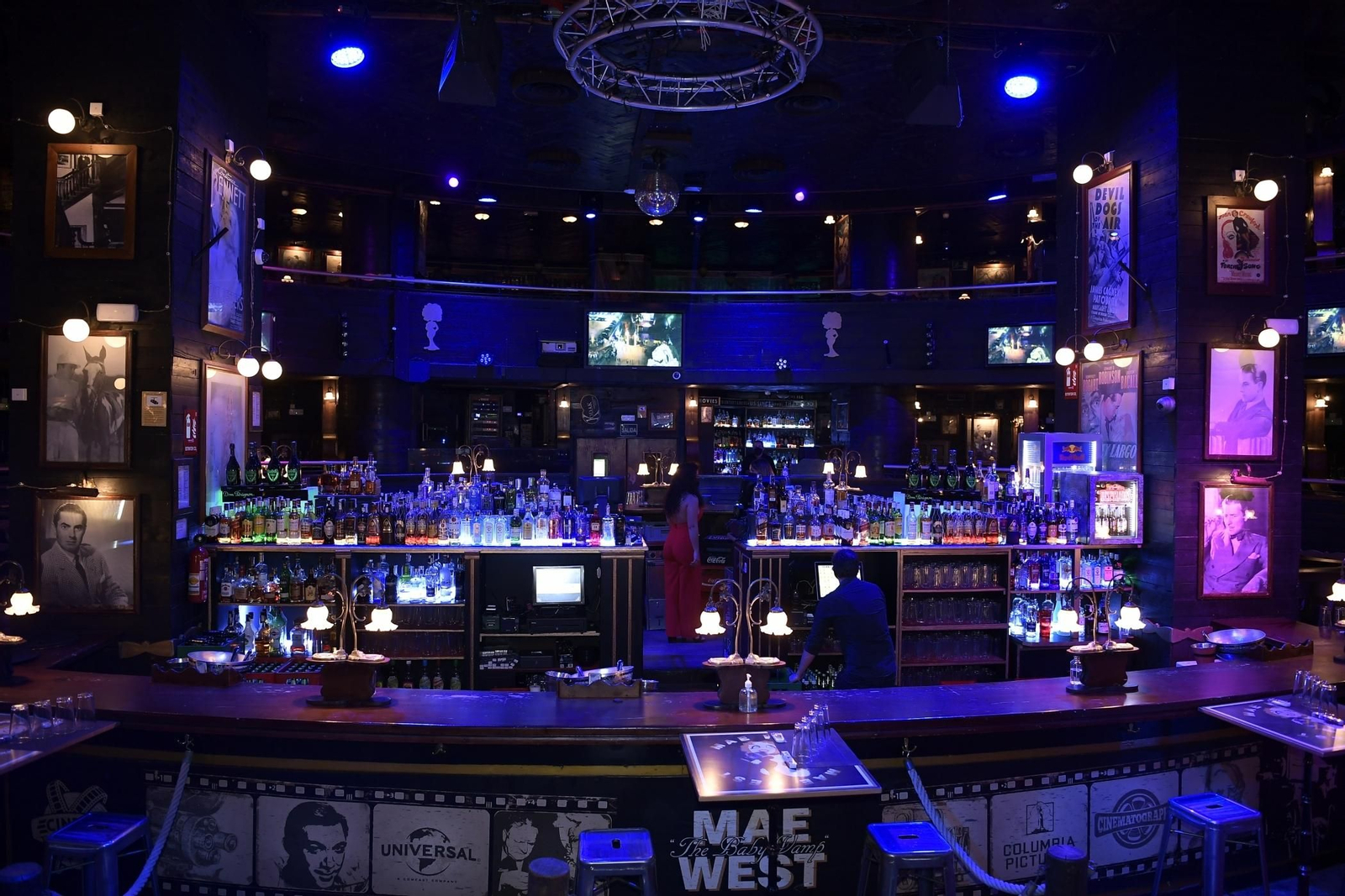 Fotos de la reapertura de la discoteca Mae West en Granada