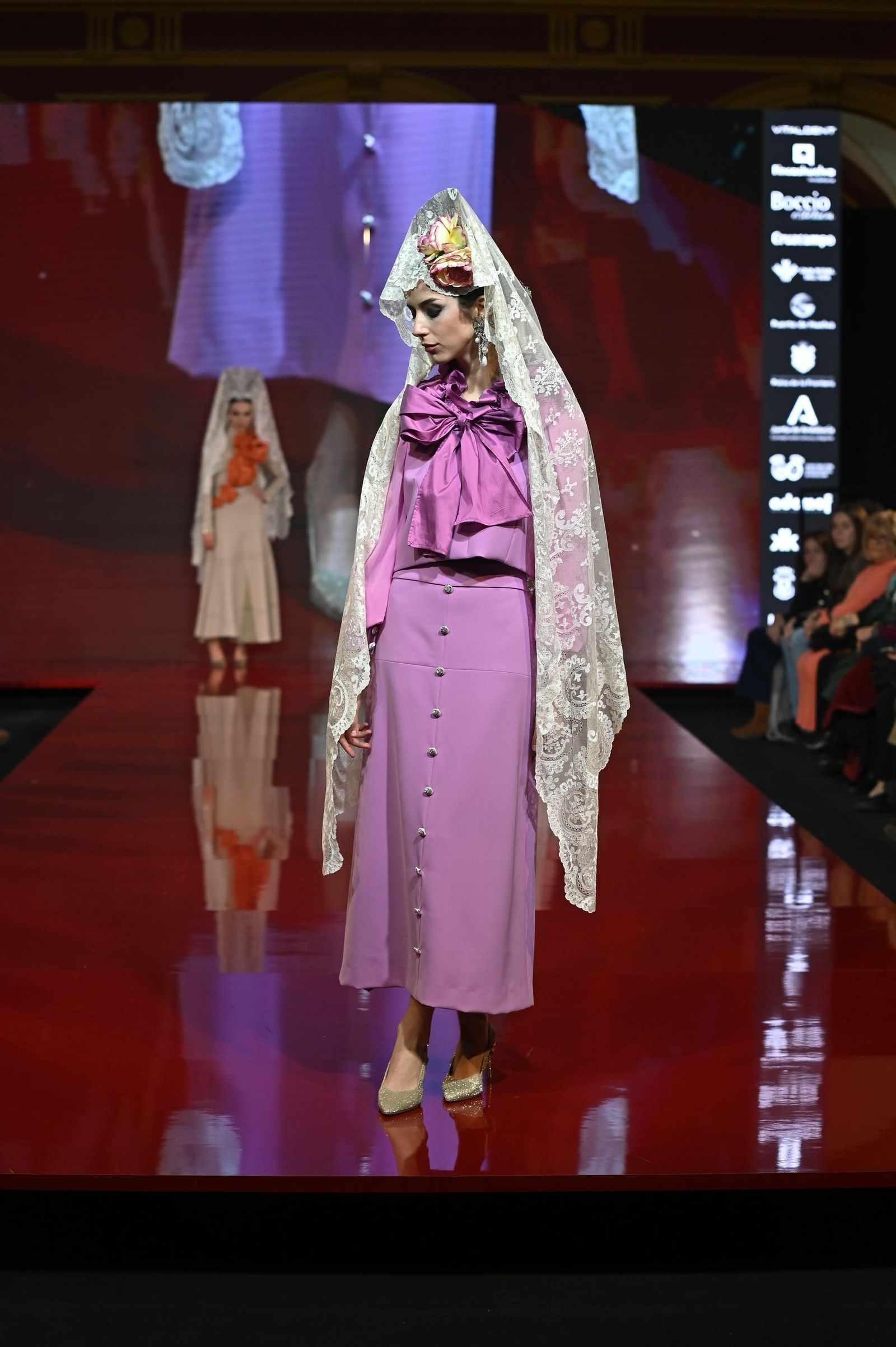 Huelva Flamenca 2025: Desfile de Ángeles Espinar