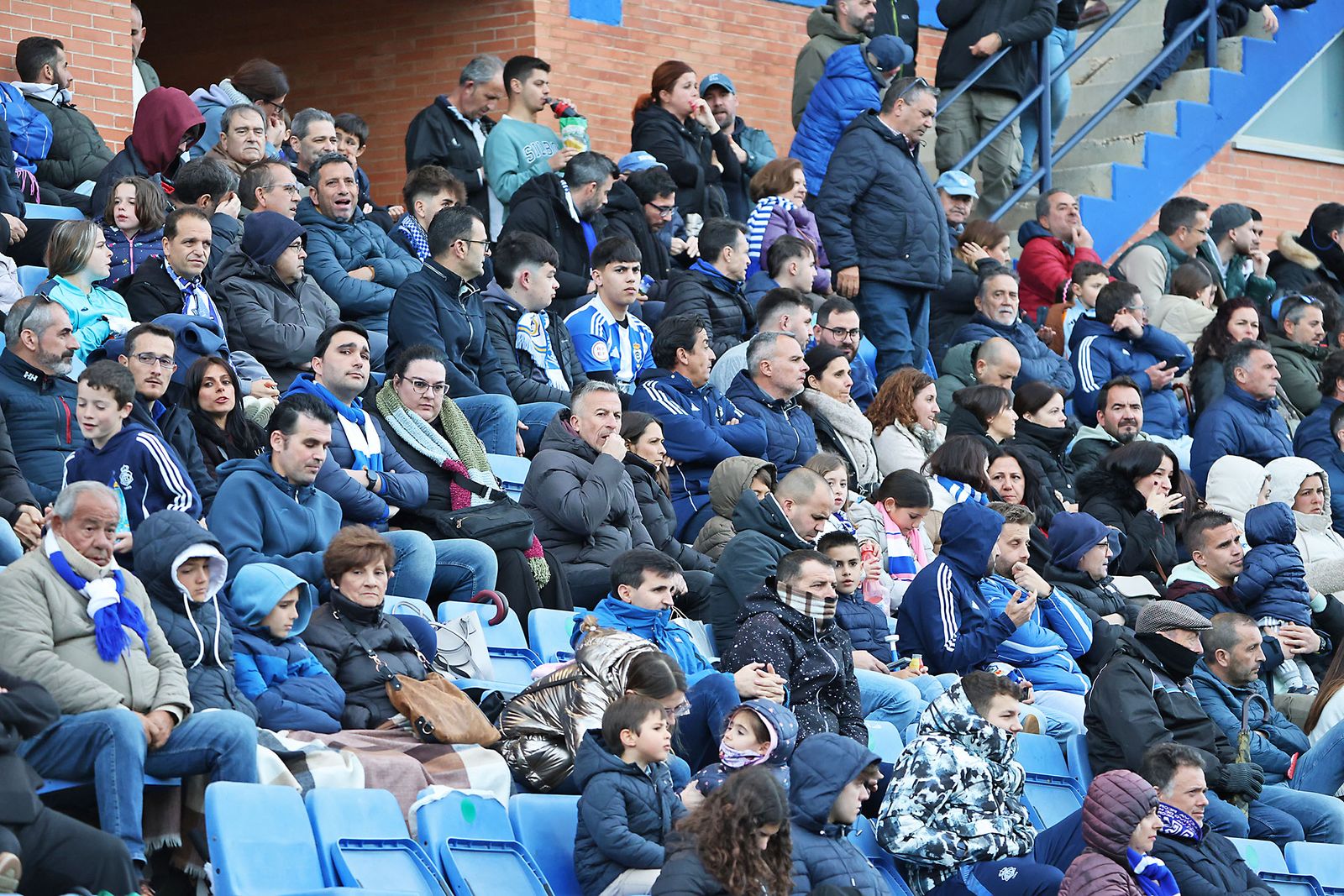 Búscate en las gradas del Nuevo Colombino en el Recreativo de Huelva-Atlético Sanluqueño