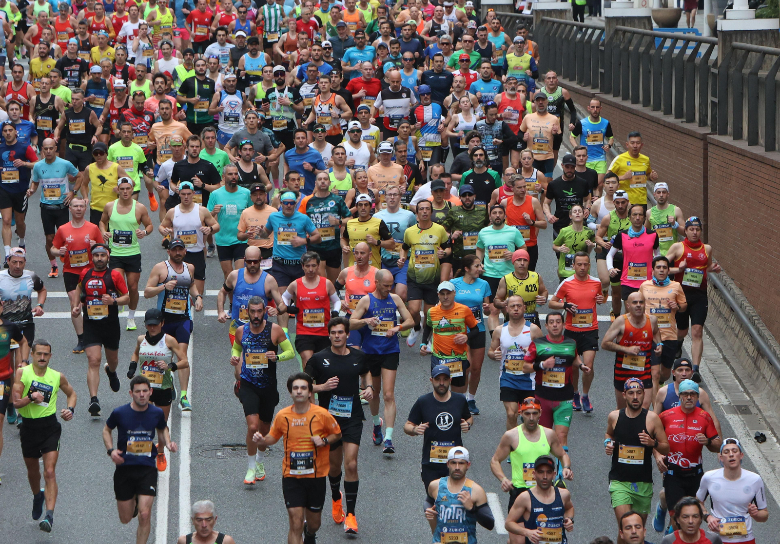 Búscate en la maratón de Sevilla 02