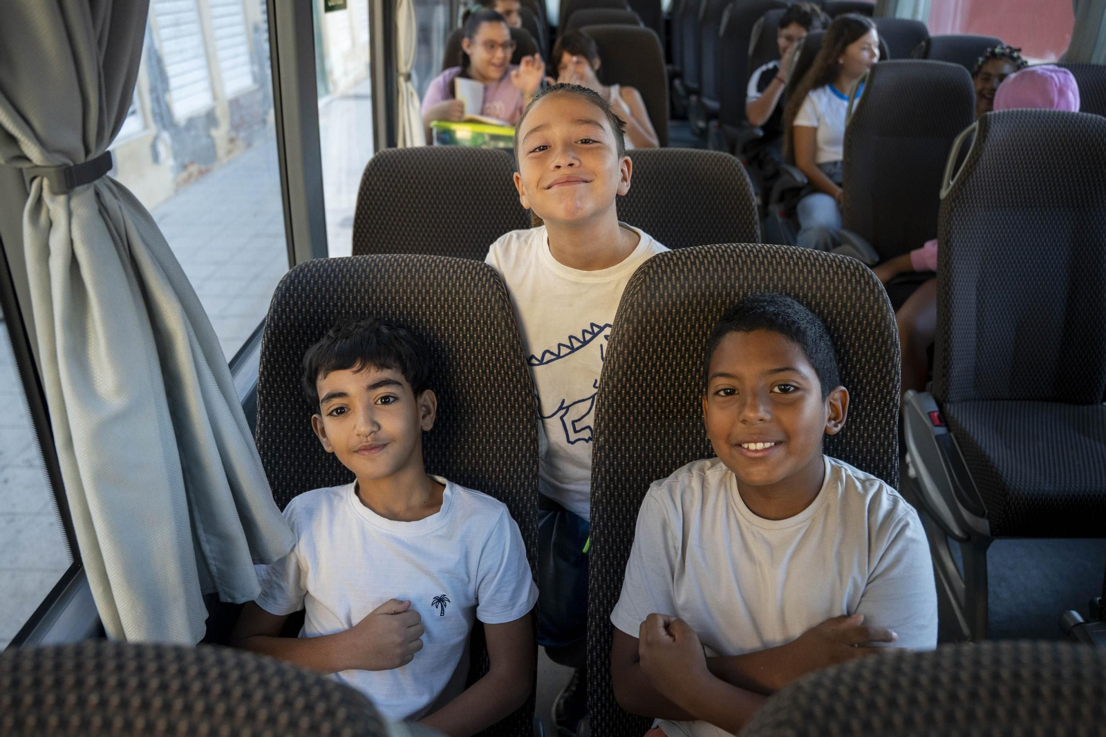 Primer día de colegio en el CEIP San Valentín de Almería, en imágenes
