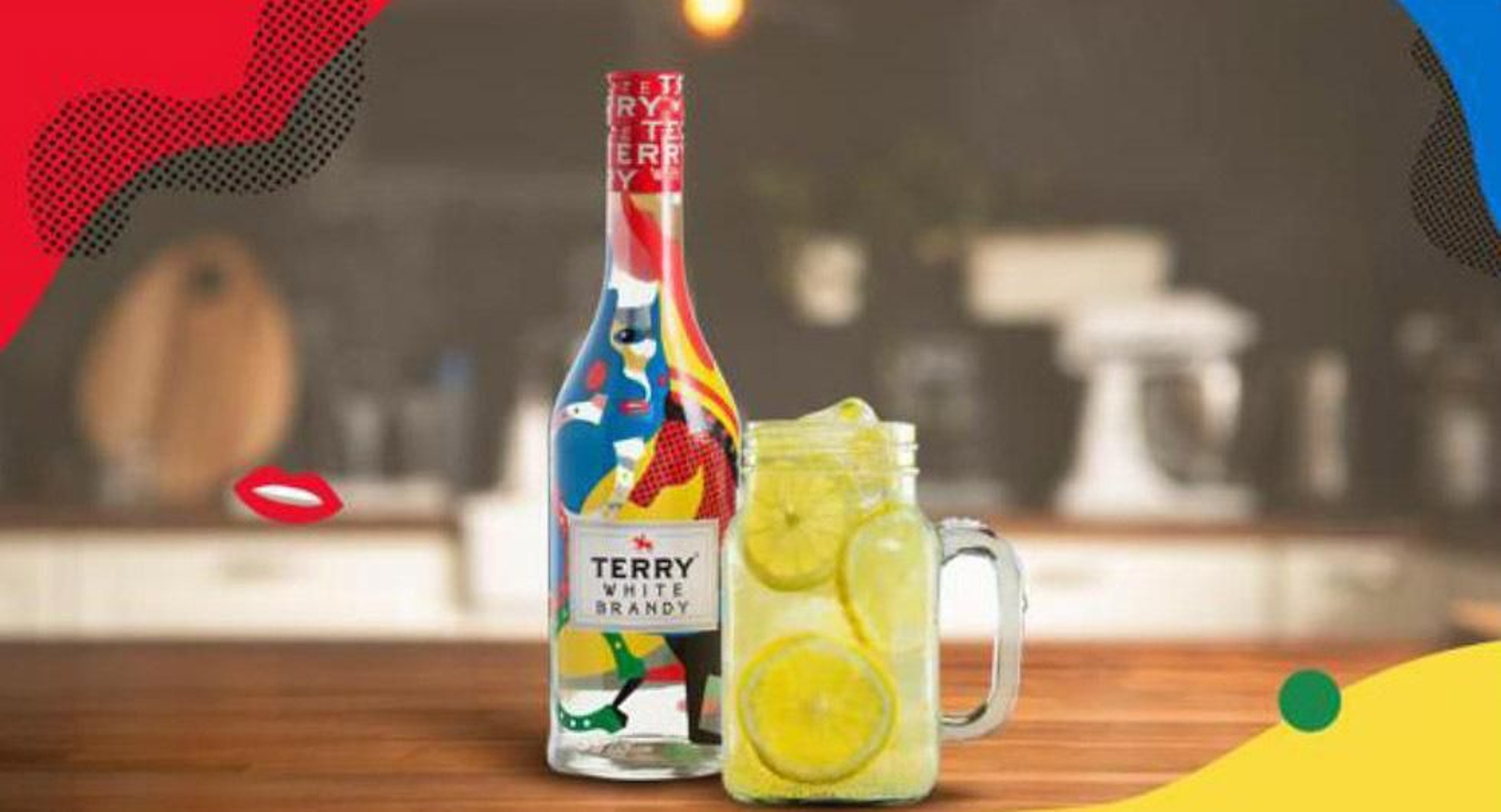Botella Terry White Brandy junto con su cóctel Lemoncrash