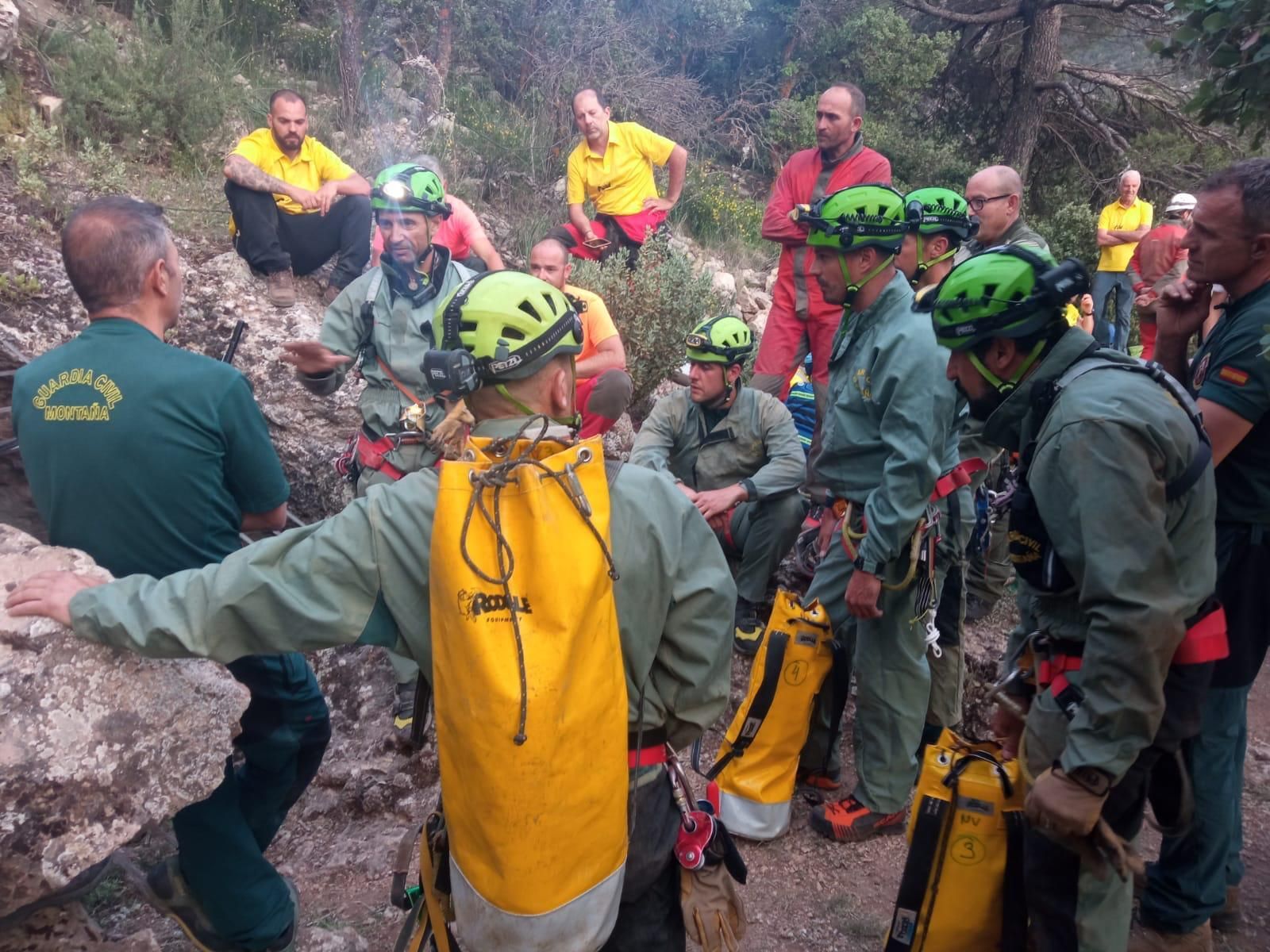 Realizan “microvoladuras” para rescatar a una espeleóloga herida en una cueva de María