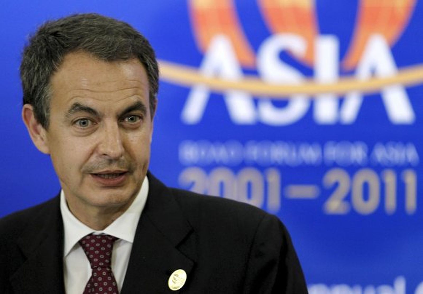 Zapatero: "El apoyo de China dará sus frutos en la deuda y el sistema financiero"