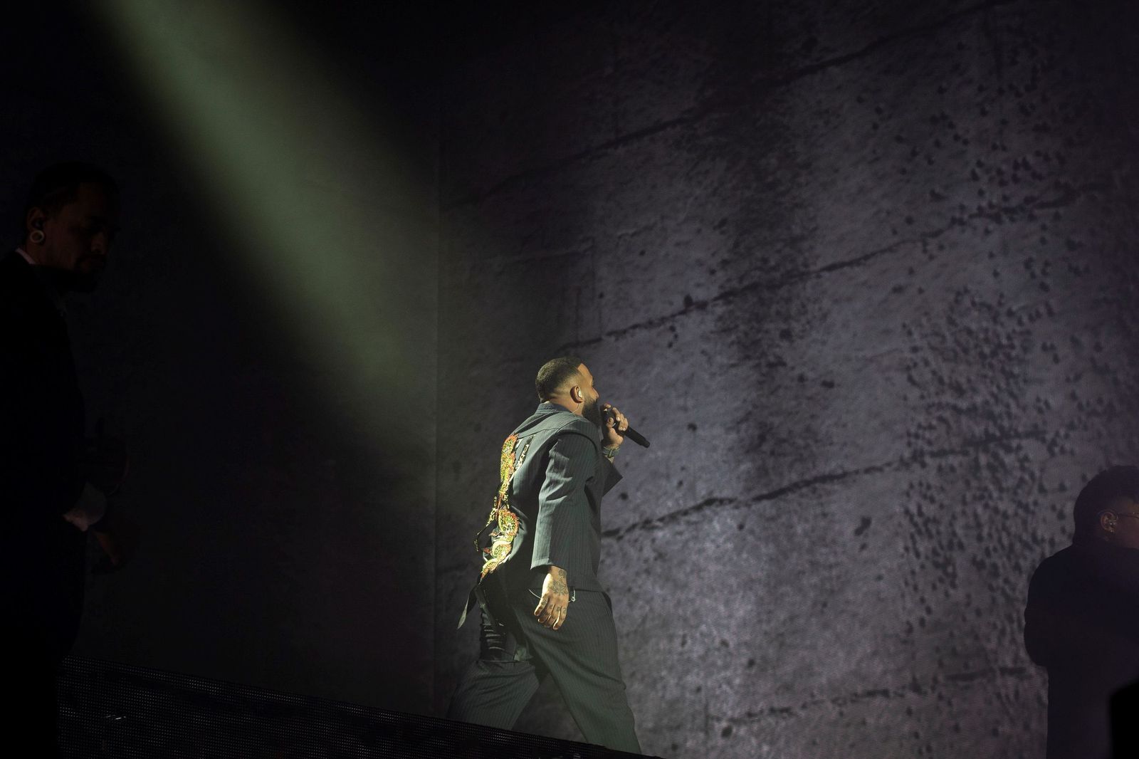 Uno de sus movimientos por el escenario