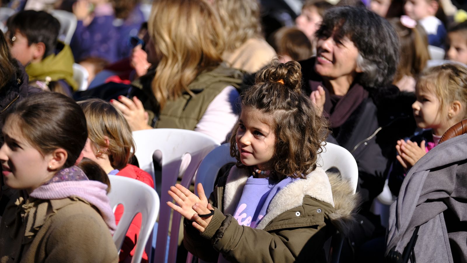 Imágenes del teatro infantil del navidad, en la Plaza Vieja de Almería