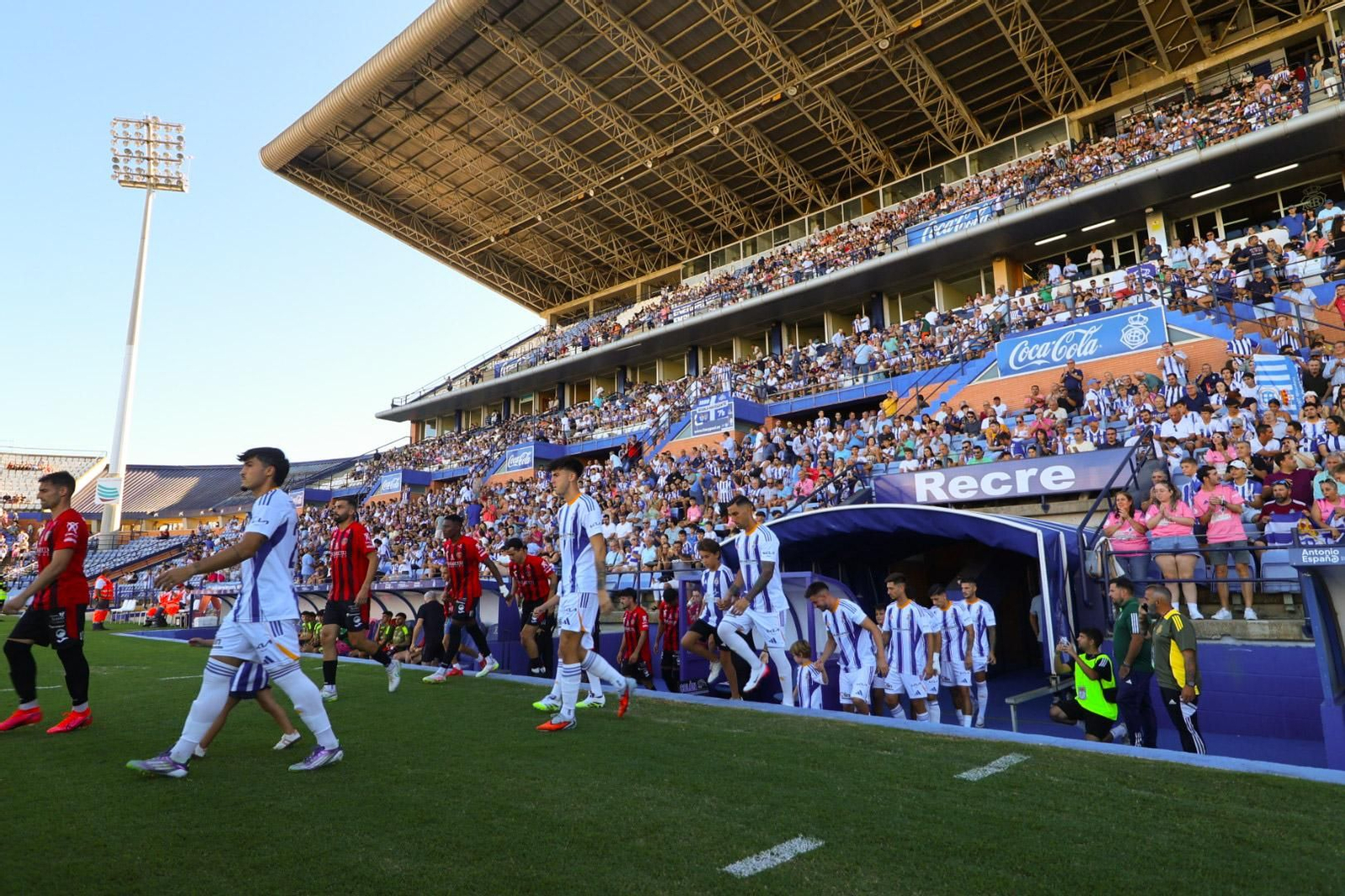 Búscate en las gradas del Nuevo Colombino durante el Recre-Puente Genil