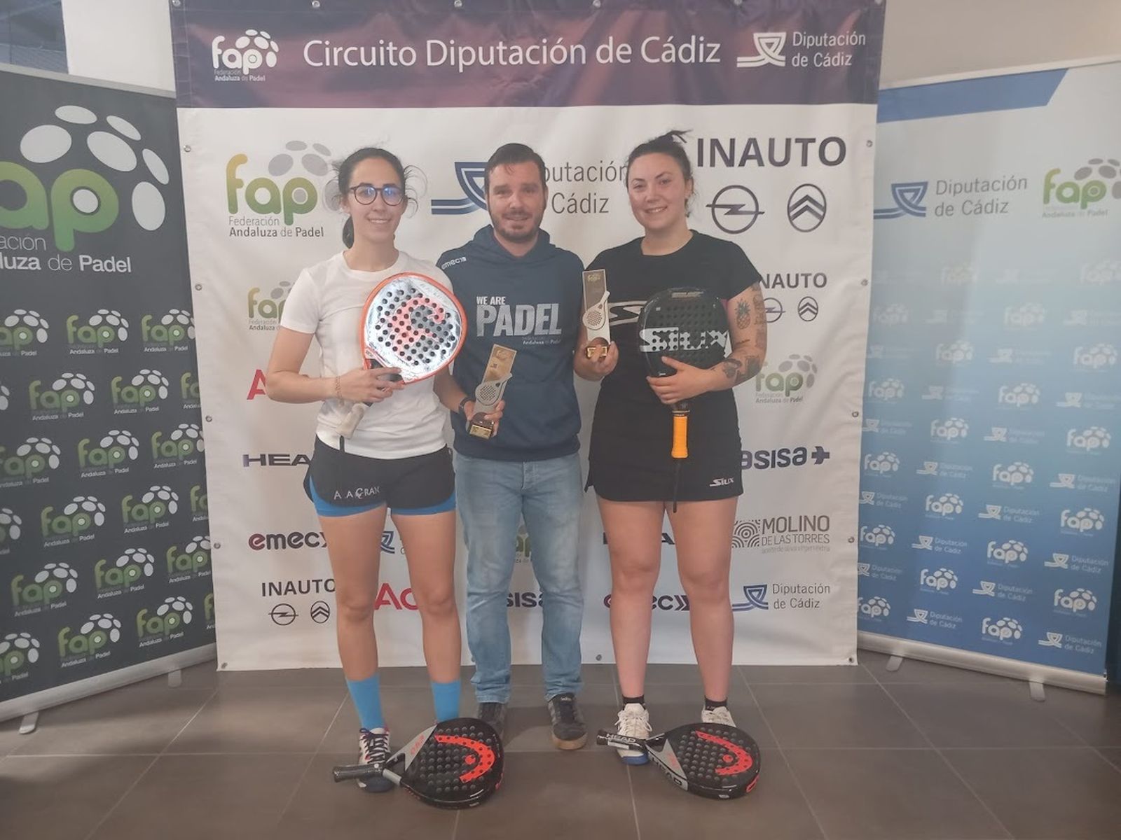 Carlota García y Mara Becerra, ganadoras del cuadro femenino.