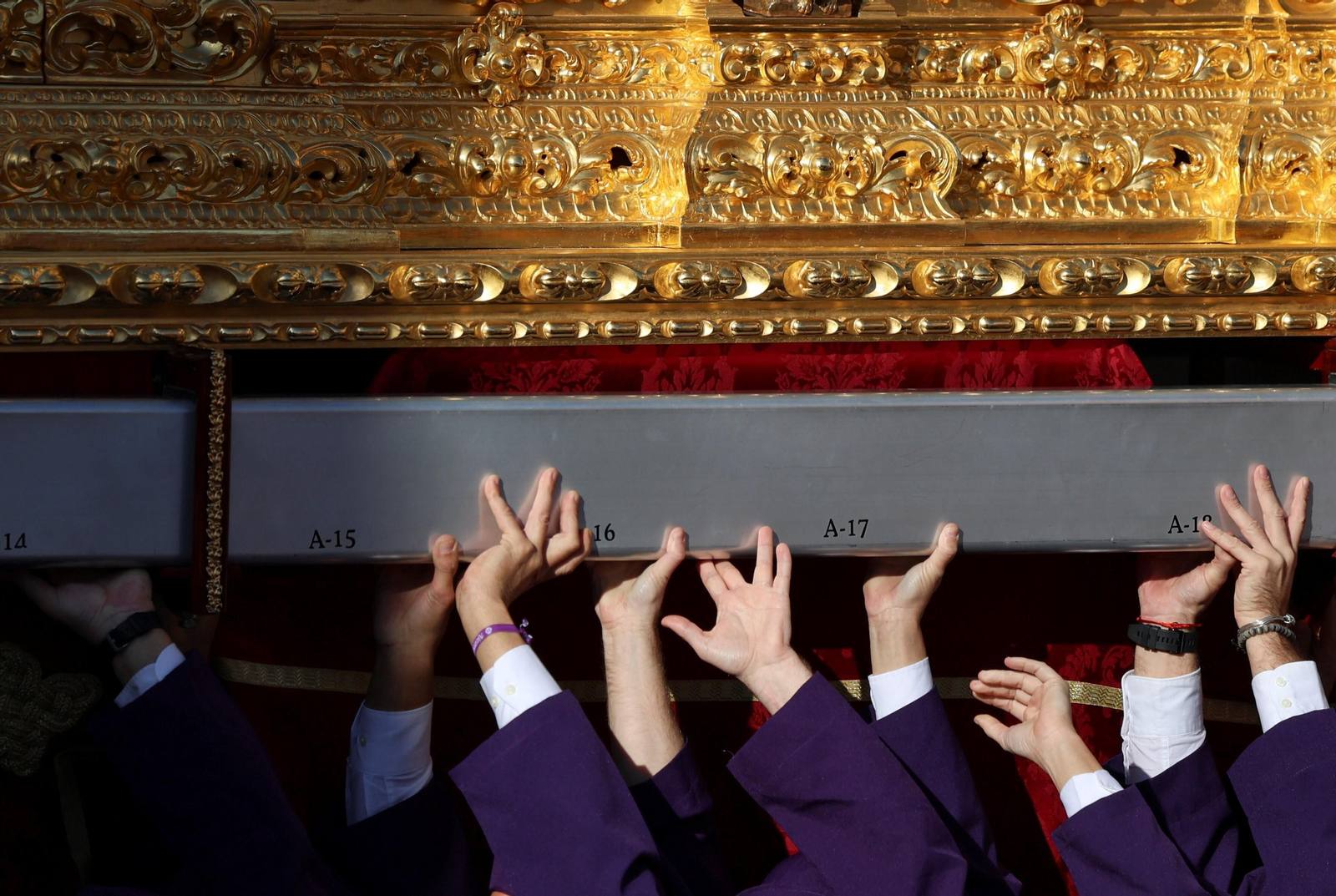 El Rocío en el Martes Santo de Málaga, en fotos