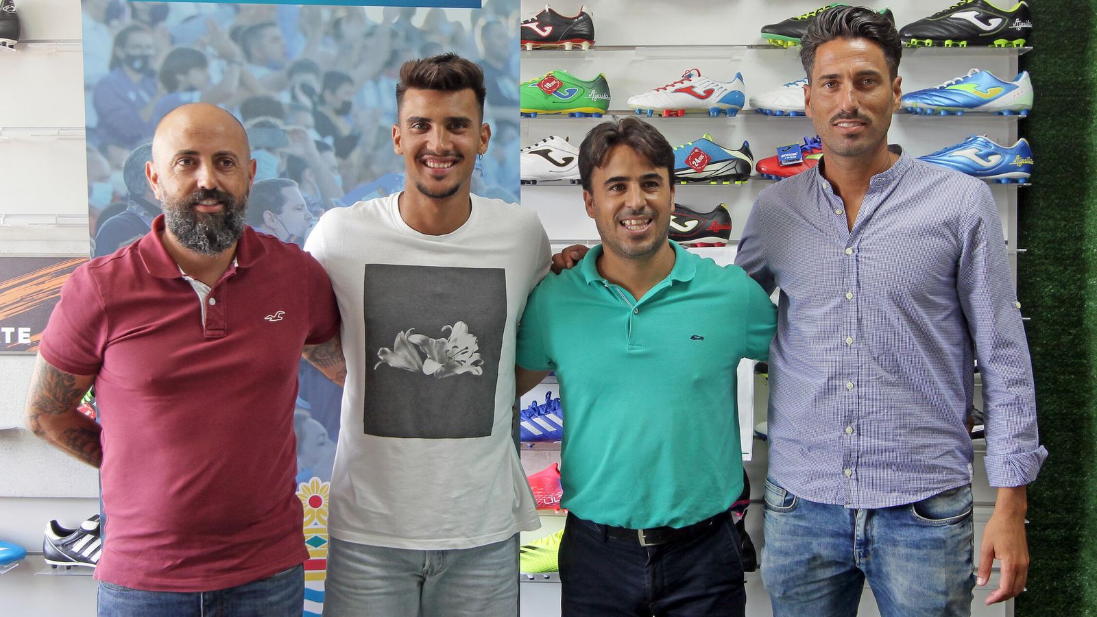 Juan Luis Gil, Alejandro Pavón, José Manuel Mena y Ramón Verdú, en la presentación del central azulino.