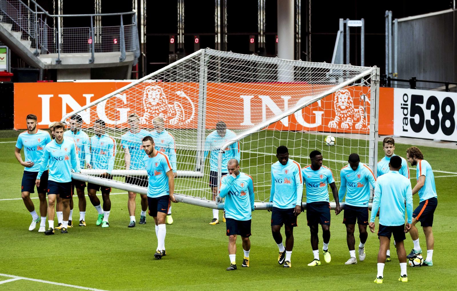 Un espectáculo llamado Del PotroLa decadencia del fútbol holandésLa doble nacionalidad de Thierry Henry