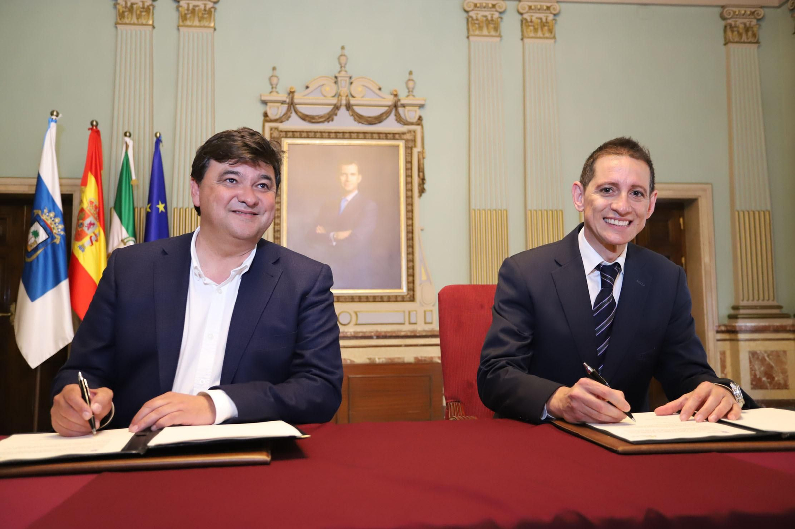 Imágenes de la firma del convenio del mundial de bádminton en el Ayuntamiento con Carolina Marín