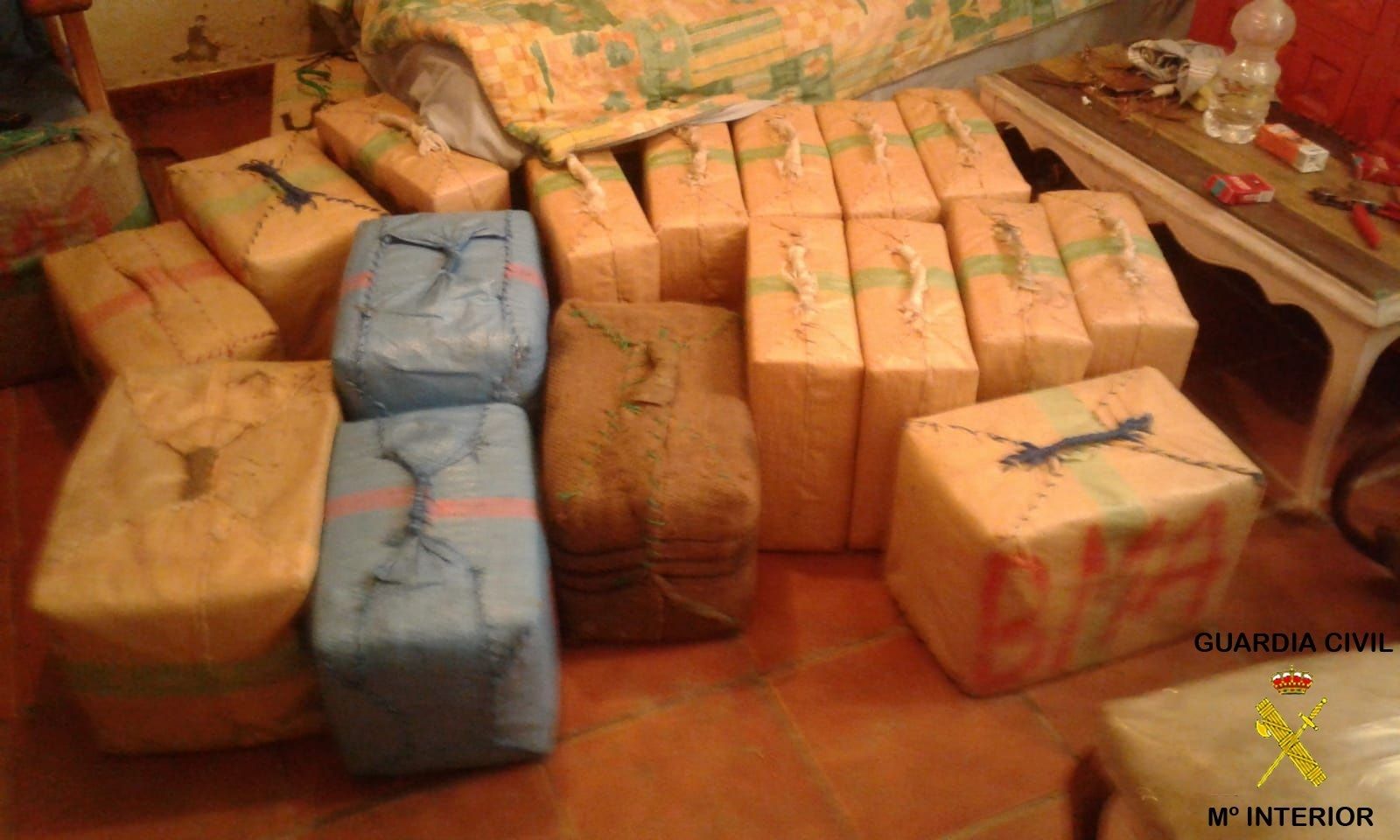 Los fardos de hachís intervenidos.