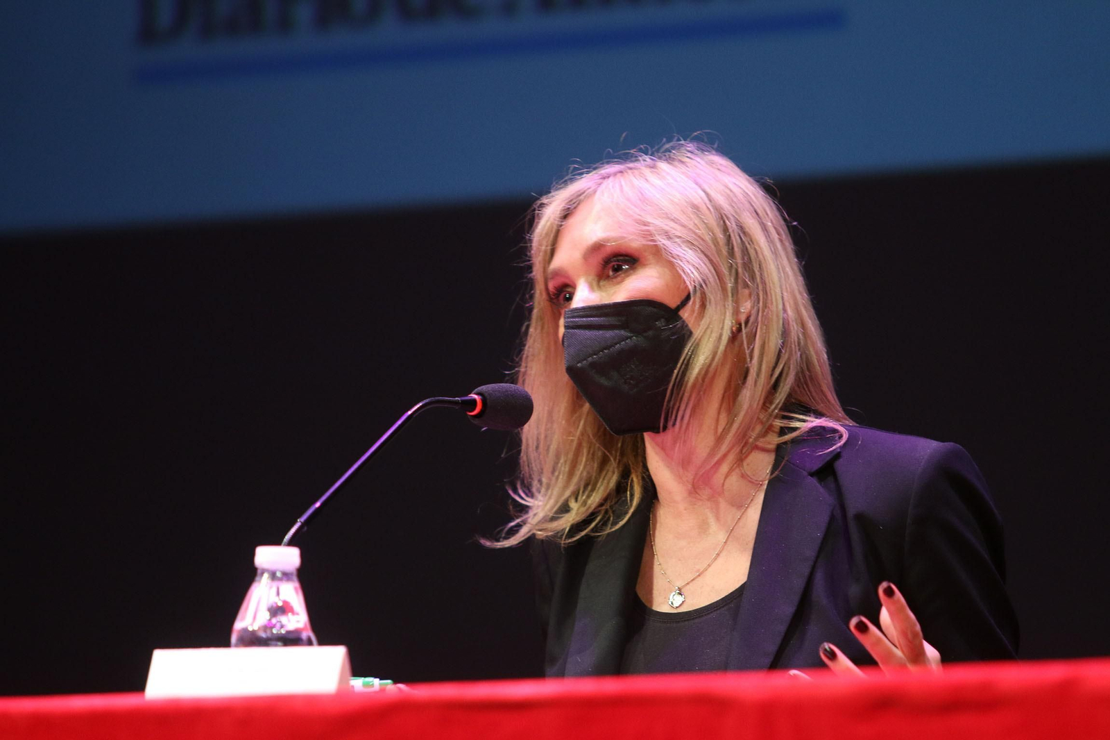 Fotogalería Diario de los Libros, con Marta Robles y su obra 'Pasiones carnales'