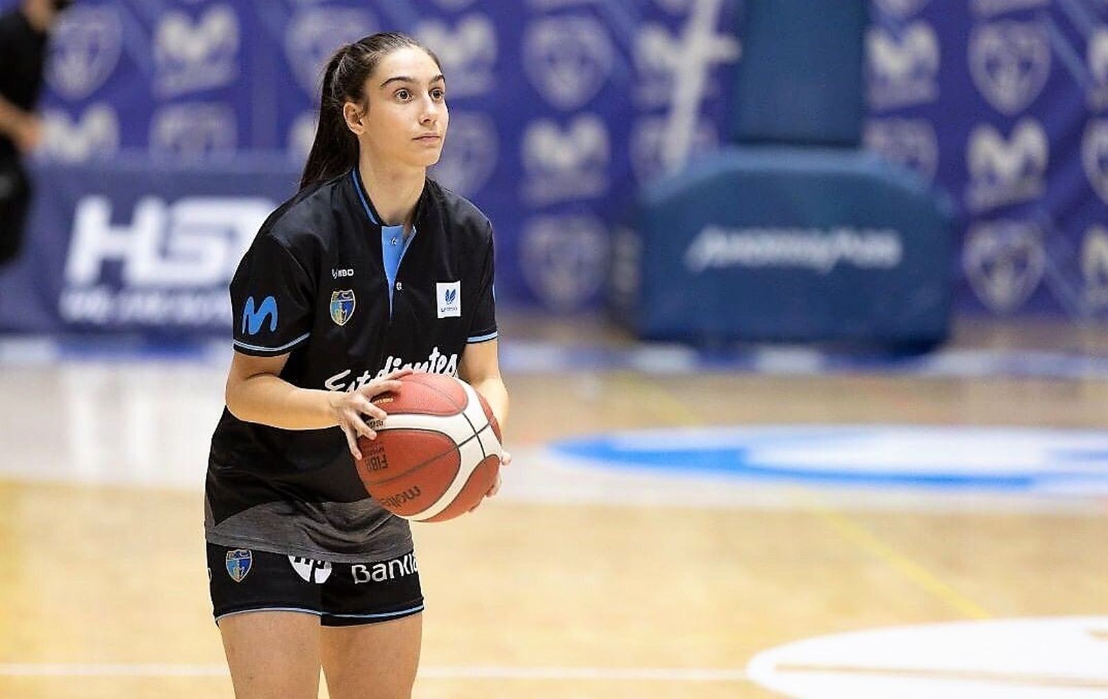Carlota Menéndez, con el Movistar Estudiantes.