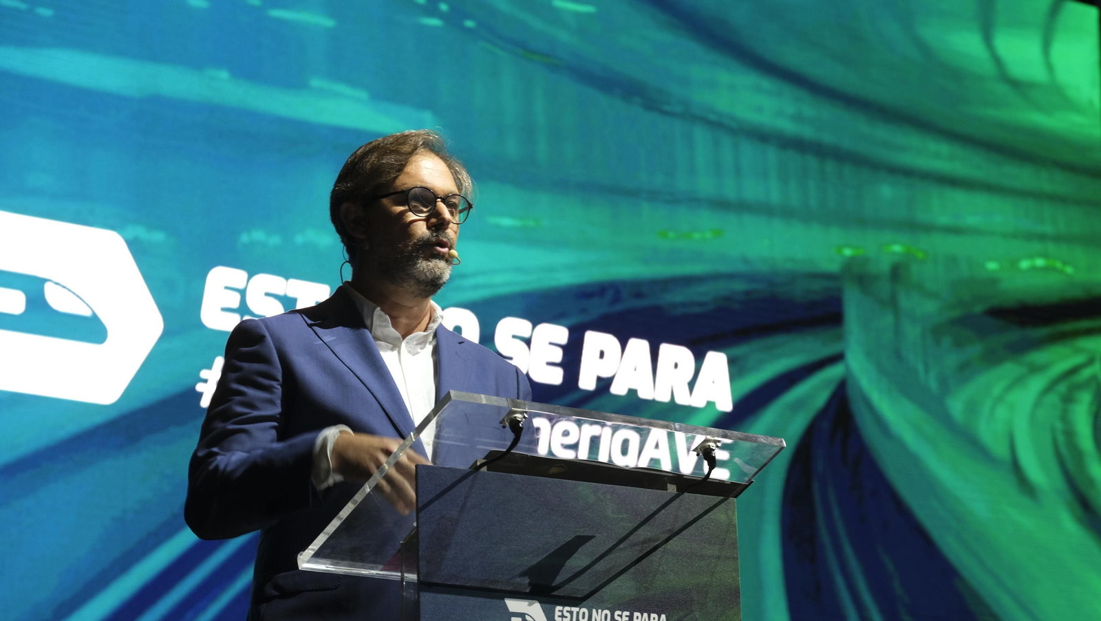Fotogalería acto reivindicativo por la llegada del AVE a Almería.