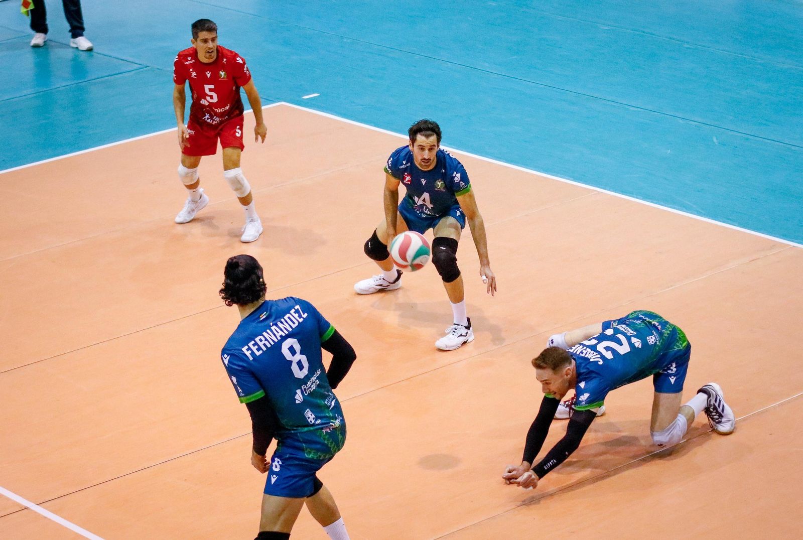 Las imágenes del Unicaja Costa de Almería-Leleman Conqueridor, primer partido del play off por el título de Superliga en Almería