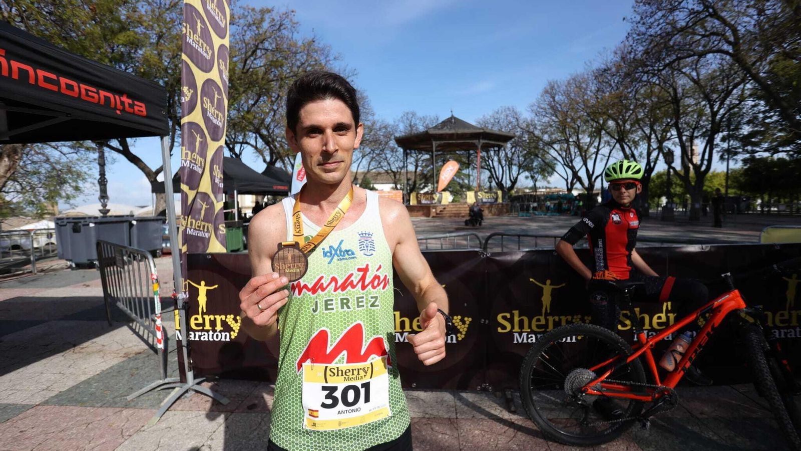 Antonio Martín, del Maratón Jerez, ganador en la media distancia.